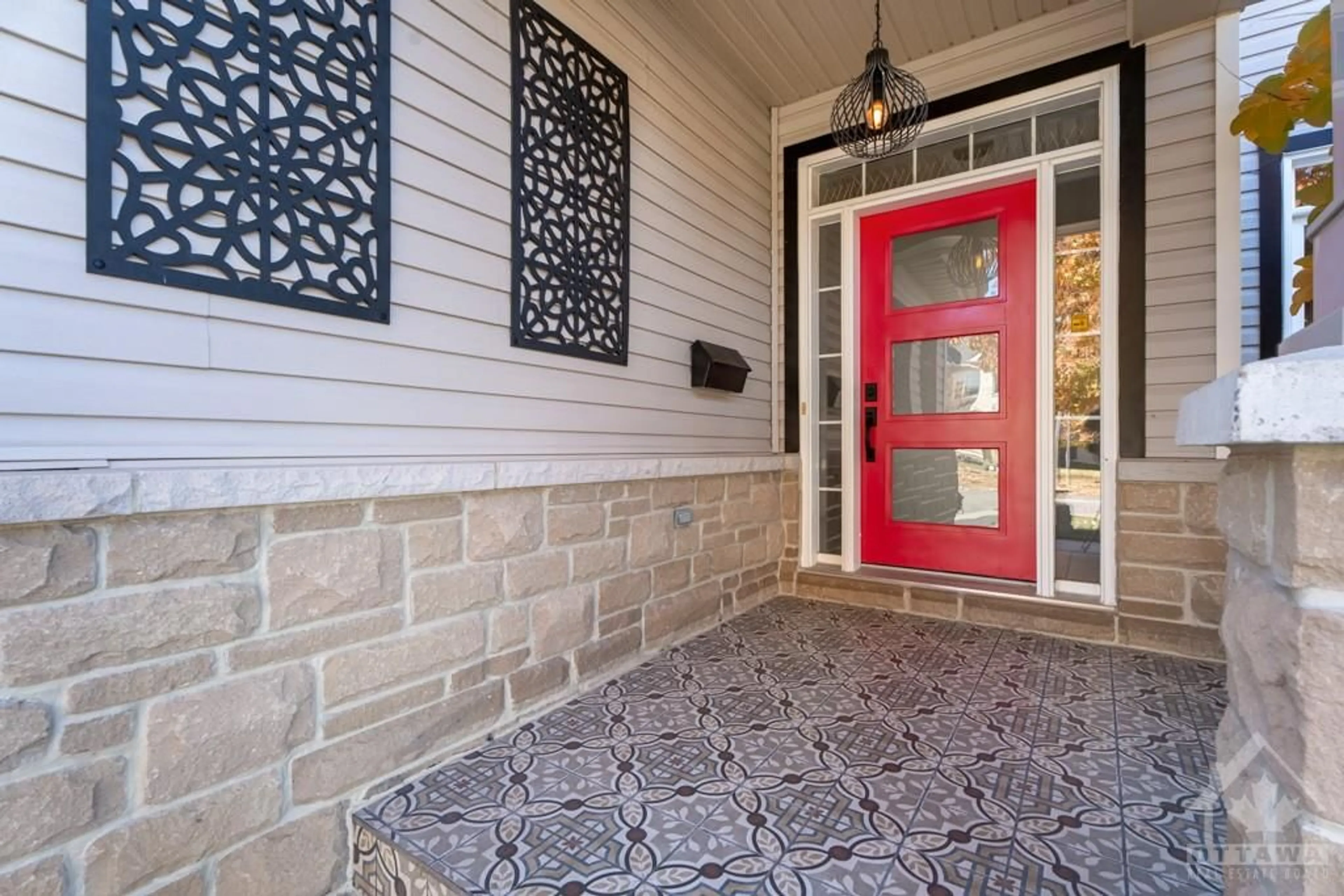 Indoor entryway, ceramic floors for 341 SHADEHILL Cres, Ottawa Ontario K4M 1G3