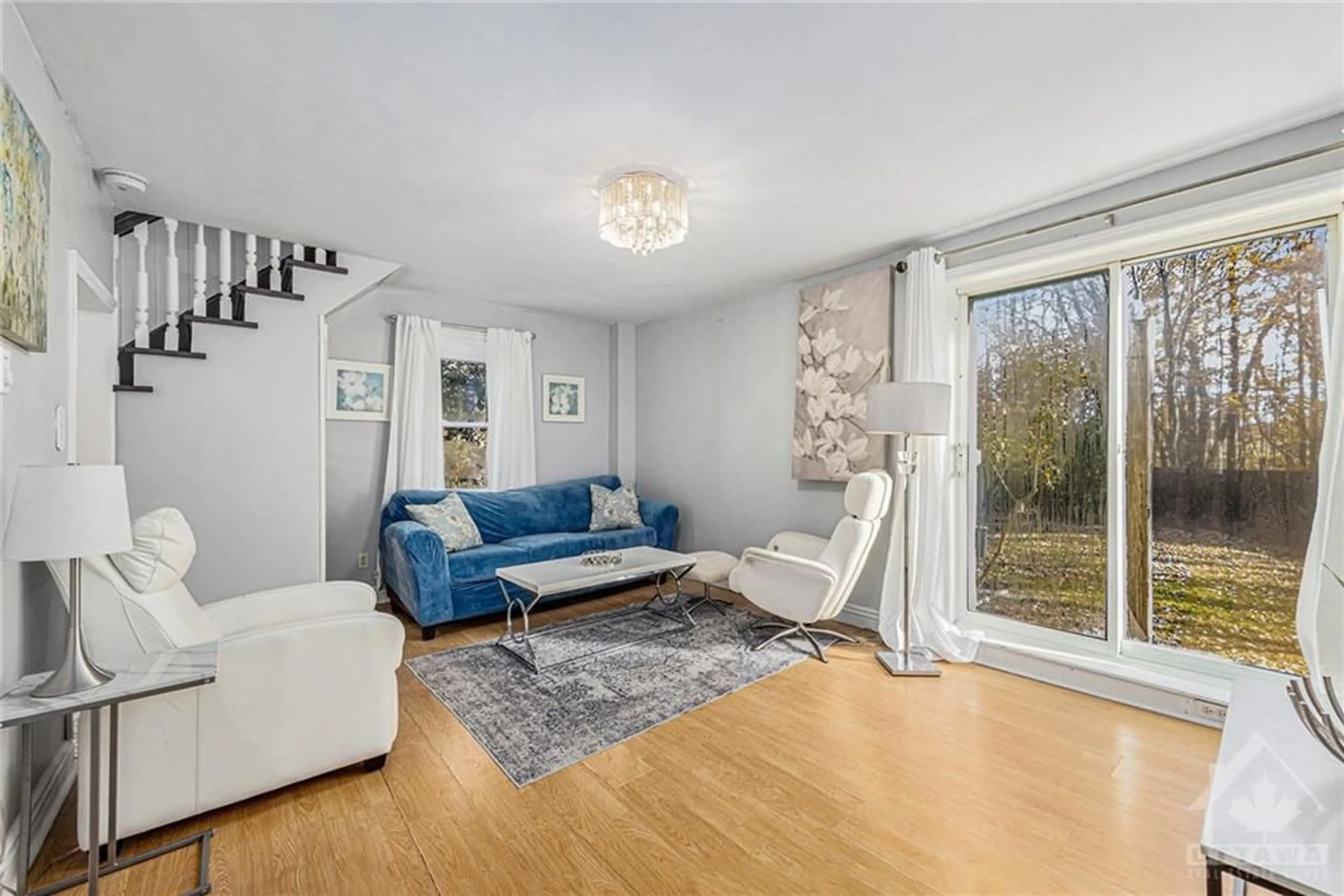 Living room, wood floors for 1097 MANOTICK STATION Rd, Ottawa Ontario K4M 1B2