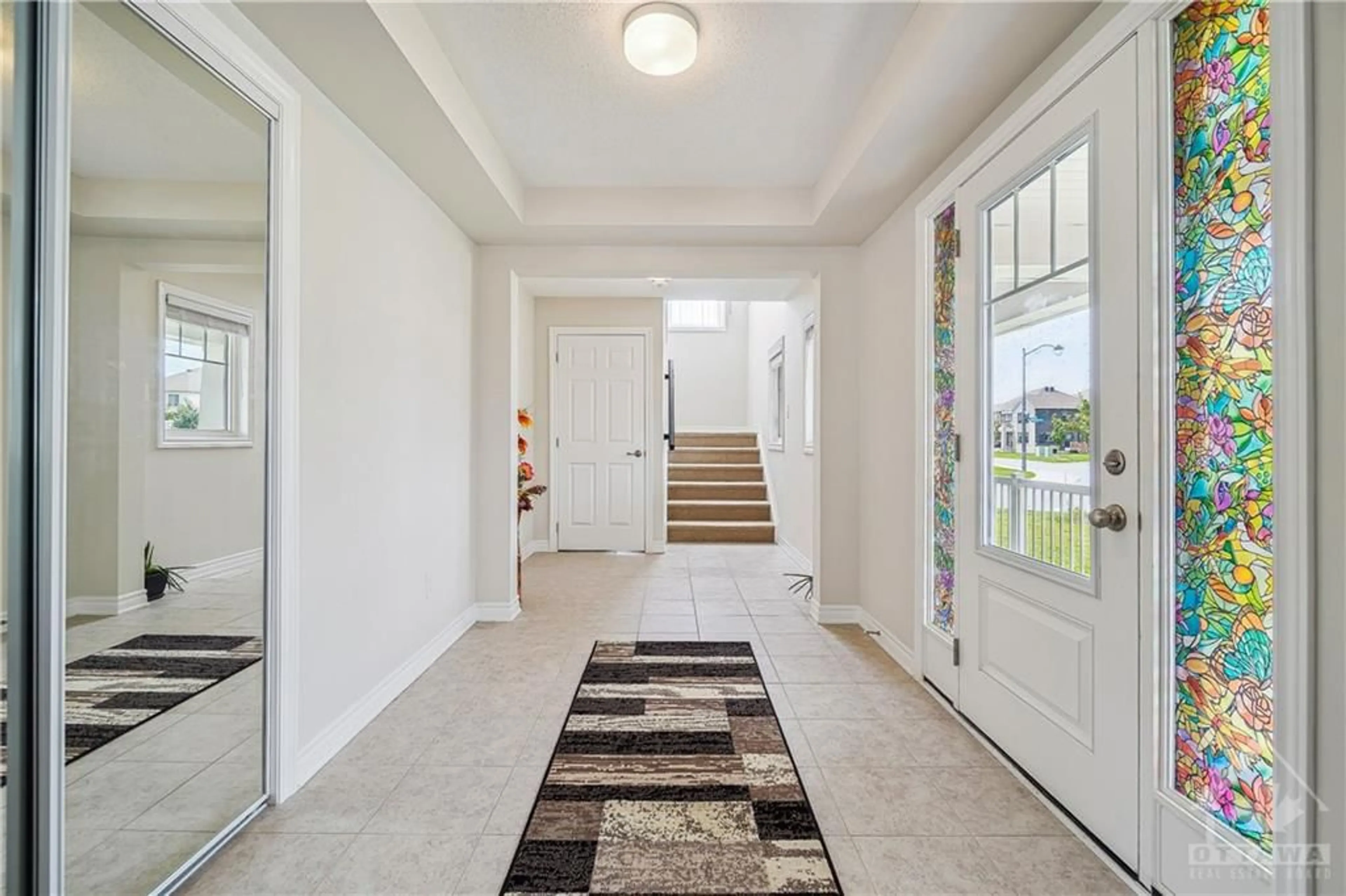 Indoor entryway, carpet floors for 101 RELIANCE Ridge, Ottawa Ontario K2V 0R4