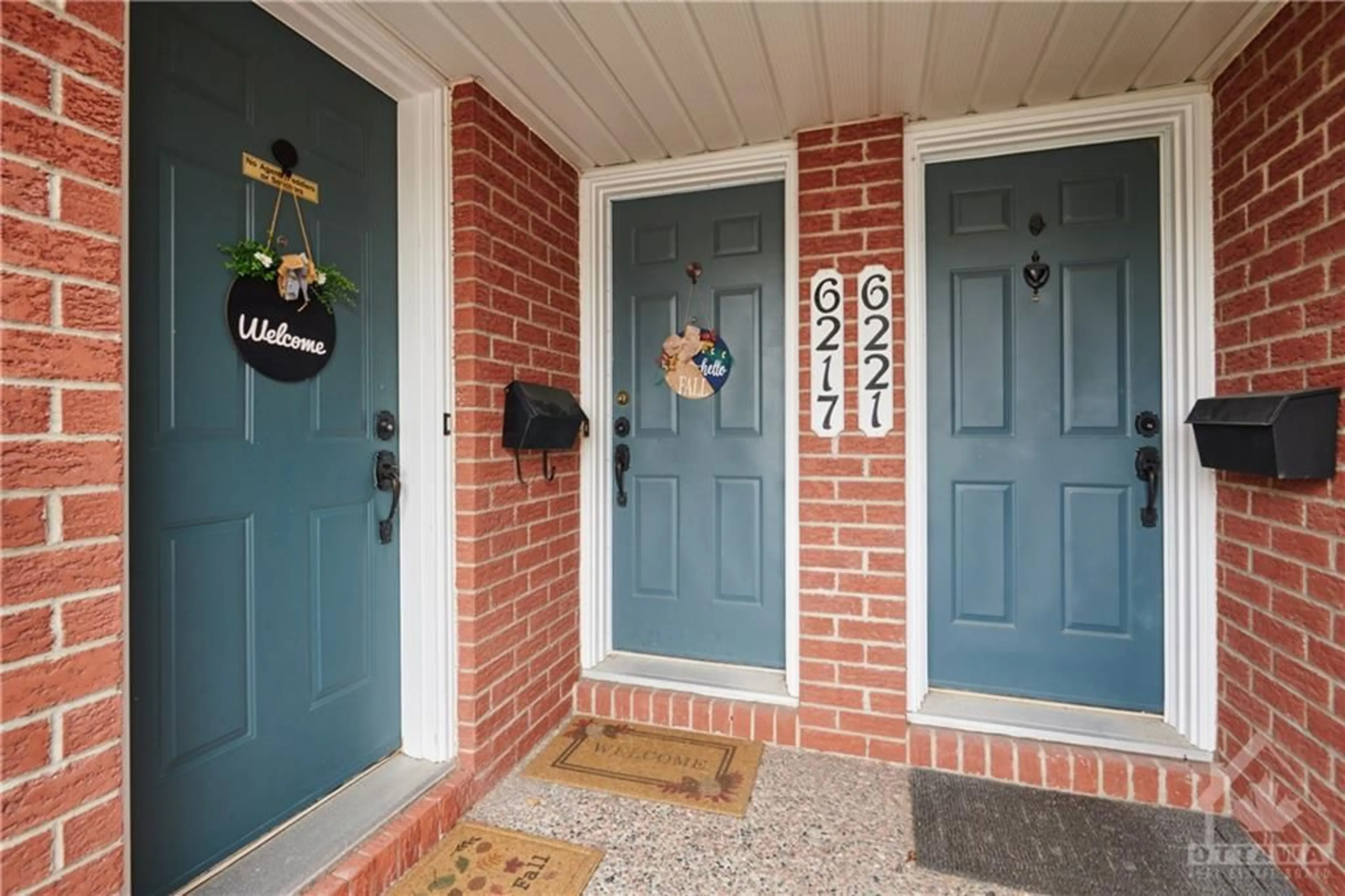 Indoor entryway, wood floors for 6217 TEALWOOD Pl, Orleans Ontario K1C 7K1