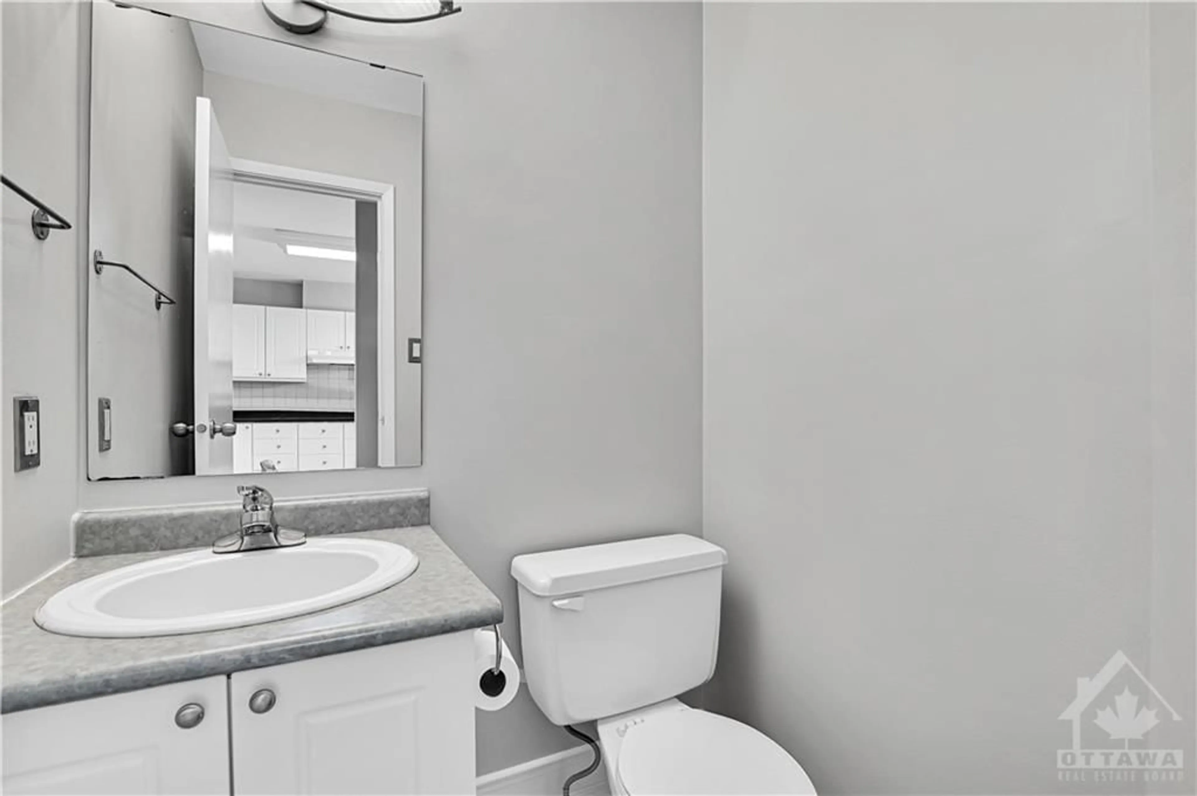 Standard bathroom, not visible floor for 1780 STONEHENGE Cres, Ottawa Ontario K1B 4Z9