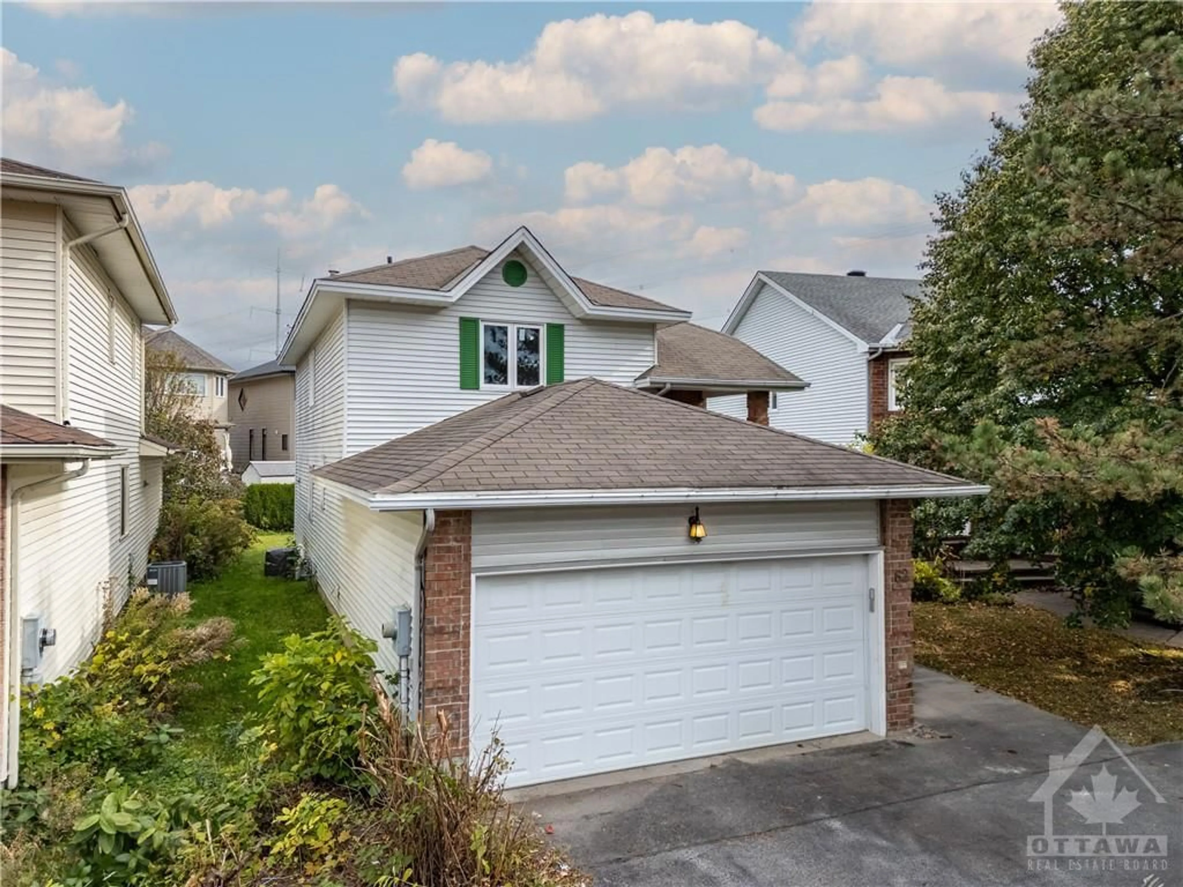 Frontside or backside of a home, cottage for 62 SADDLEHORN Cres, Ottawa Ontario K2M 2B1