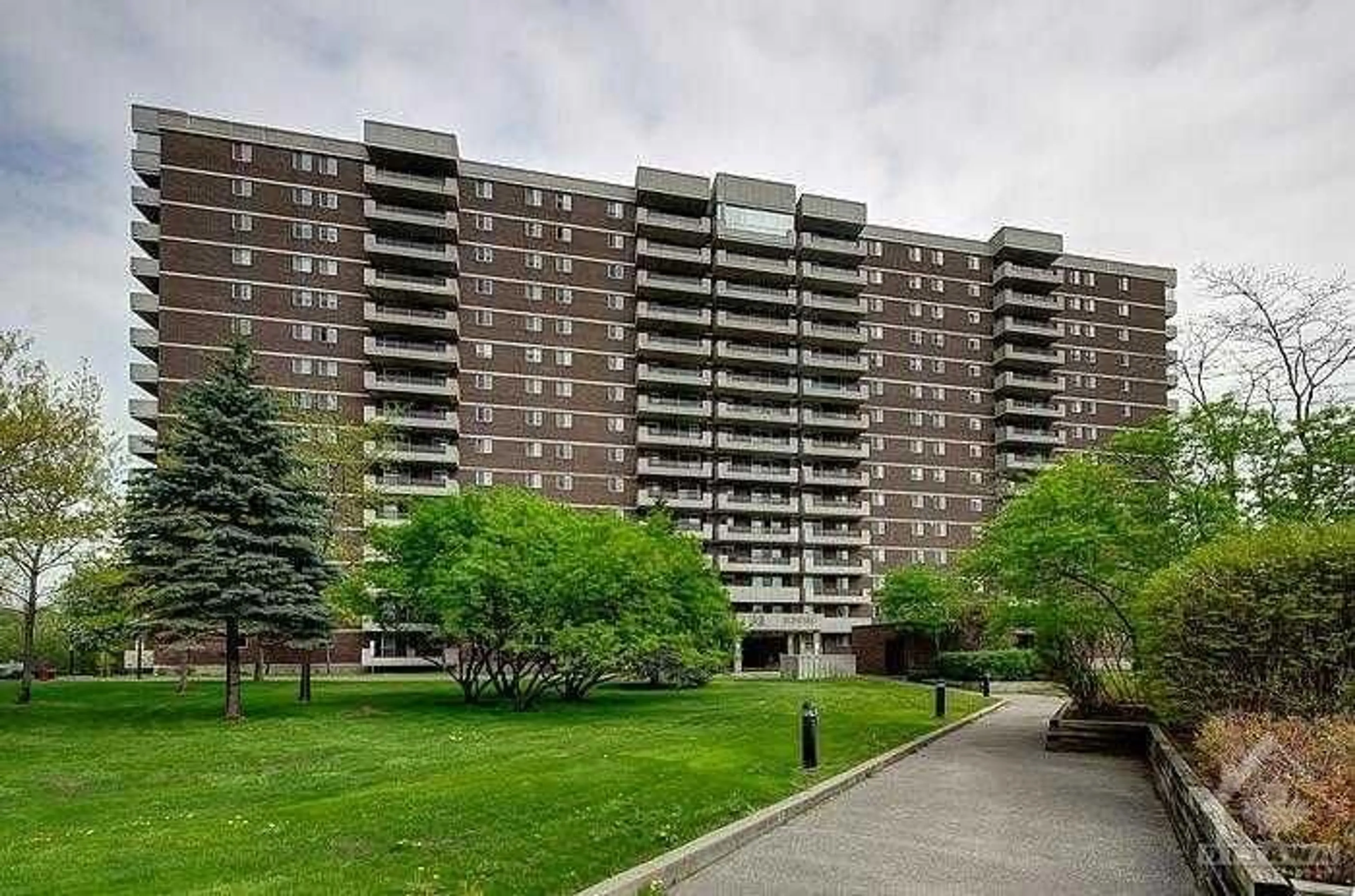 A pic from exterior of the house or condo, the front or back of building for 1705 PLAYFAIR Dr #506, Ottawa Ontario K1H 8P6