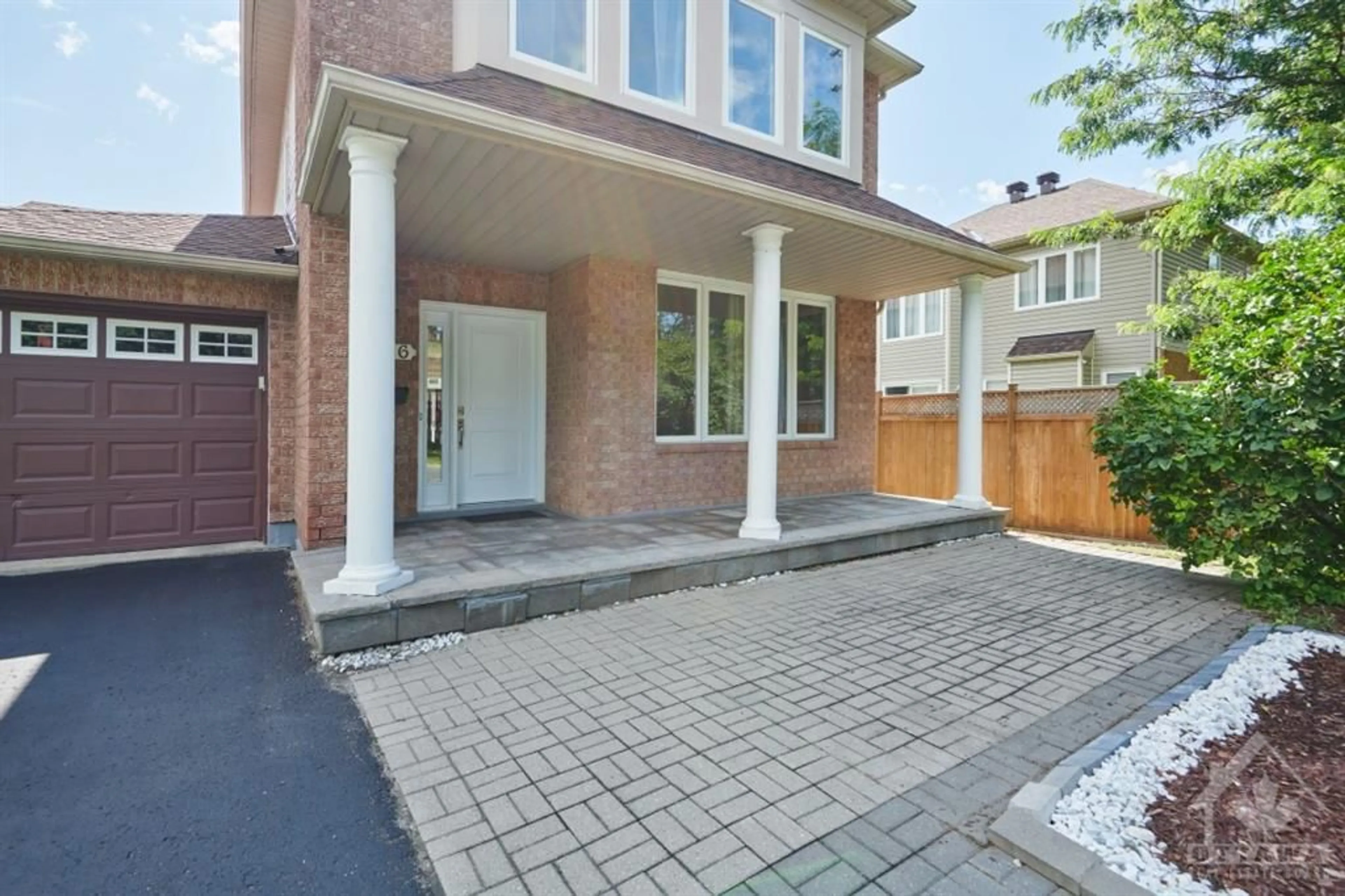 Home with brick exterior material for 3346 MCCARTHY Rd, Ottawa Ontario K1V 1Z6