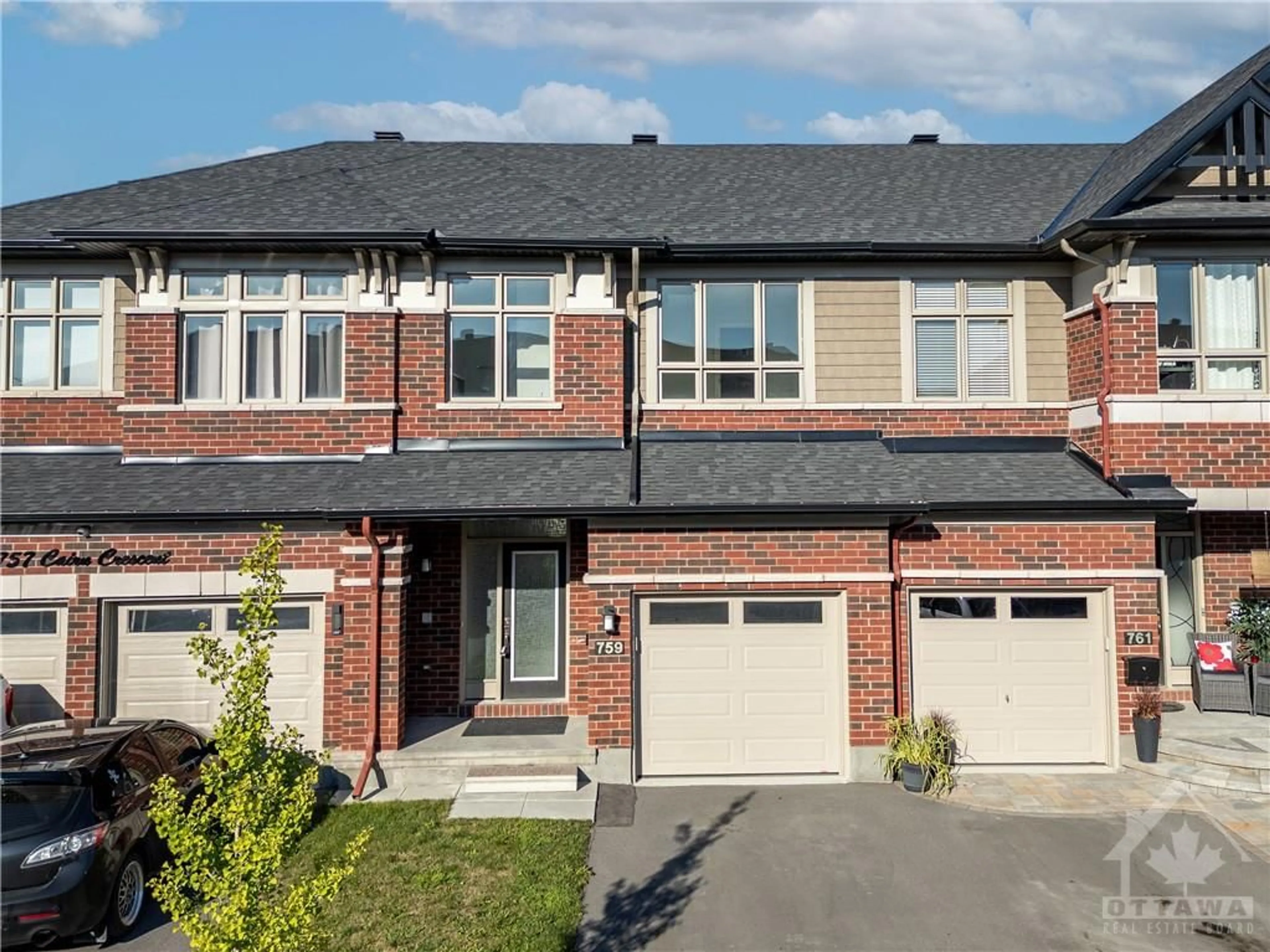 Home with brick exterior material for 759 CAIRN Cres, Ottawa Ontario K1W 0P4