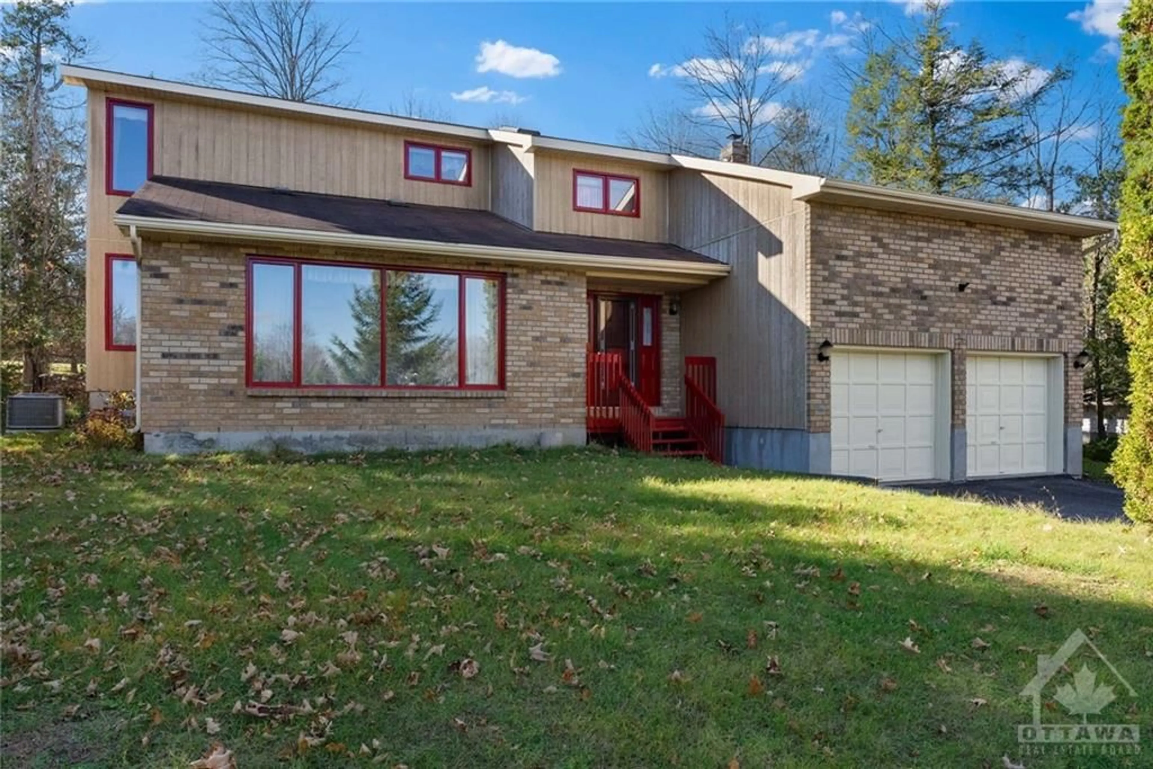 Frontside or backside of a home, cottage for 5 ROCKWOOD Dr, Braeside Ontario K0A 1G0