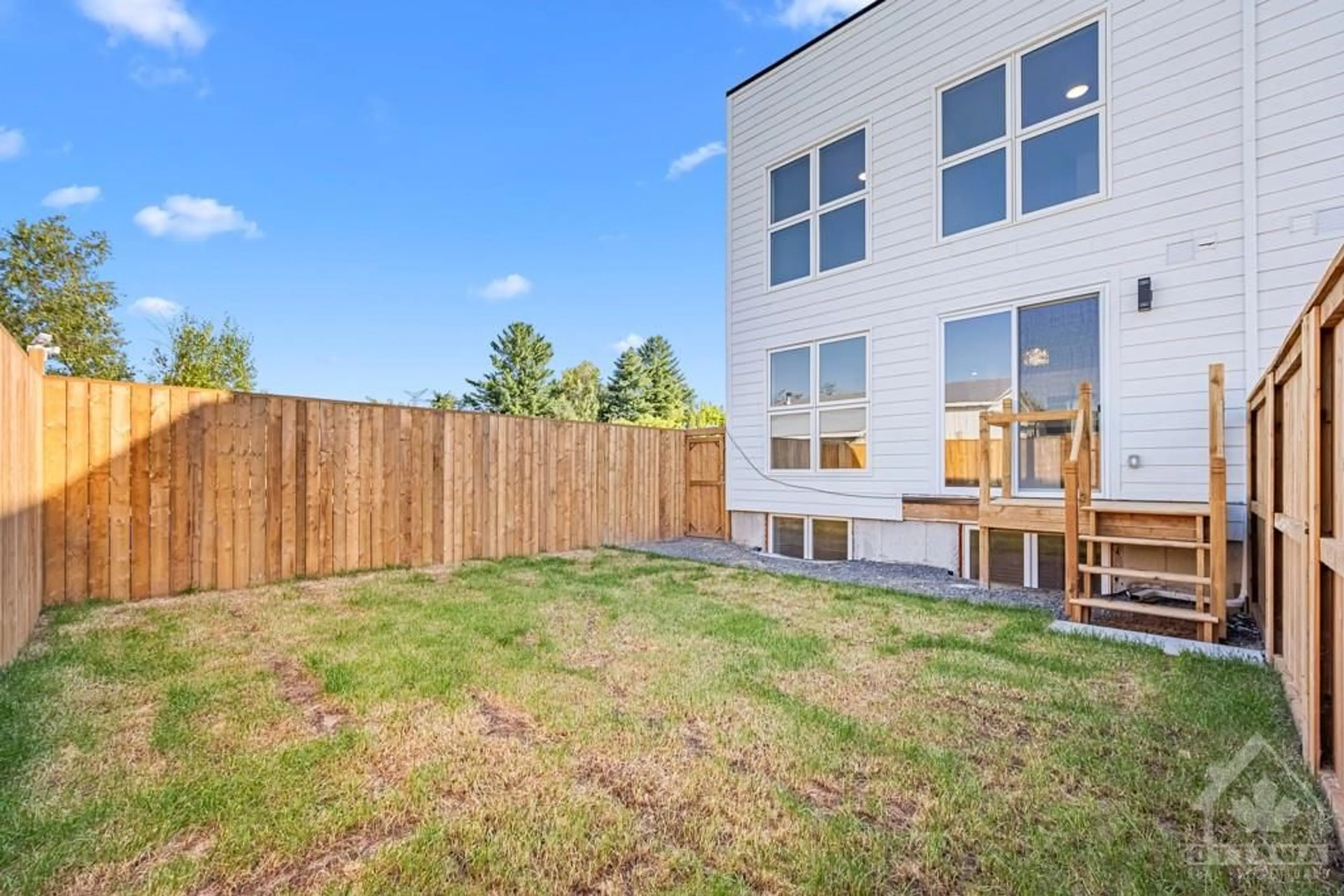 Patio, the fenced backyard for 875 CONTOUR St #B, Ottawa Ontario K1W 0G6