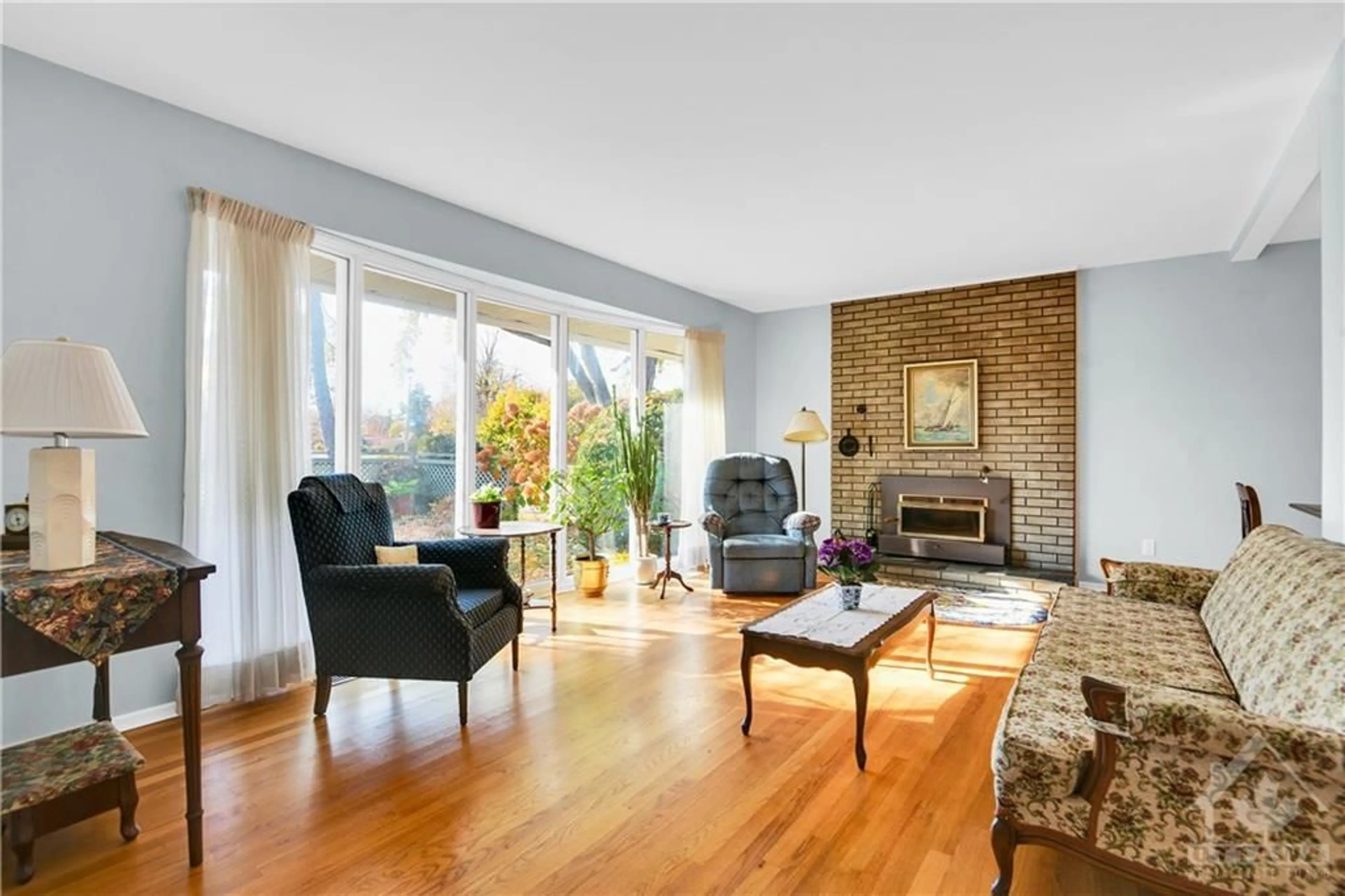 Living room, wood floors for 43 HARWICK Cres, Ottawa Ontario K2H 6R3