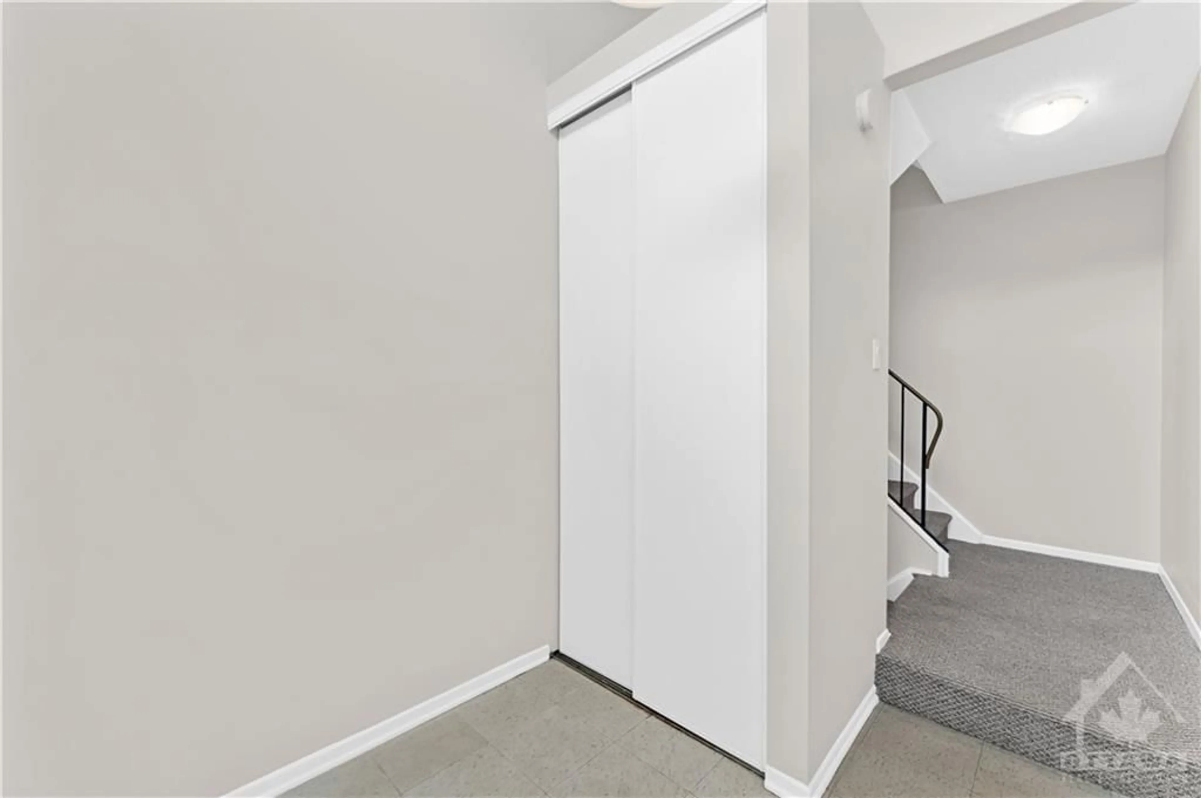 Indoor entryway, cement floor for 2063 ENA Lane, Ottawa Ontario K1B 4P3