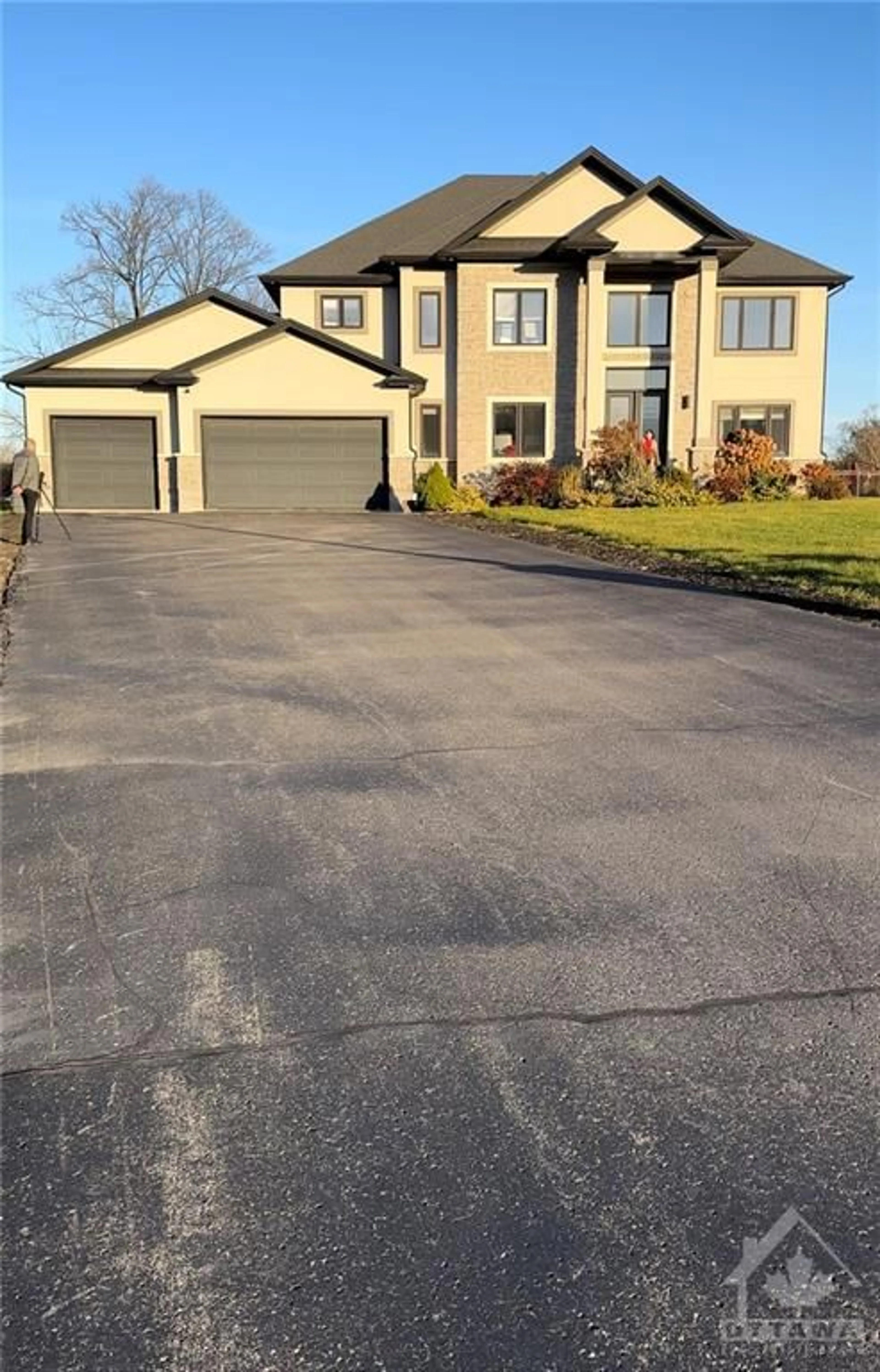 Frontside or backside of a home, the street view for 1680 LINKLAND Crt, Ottawa Ontario K4C 0A5