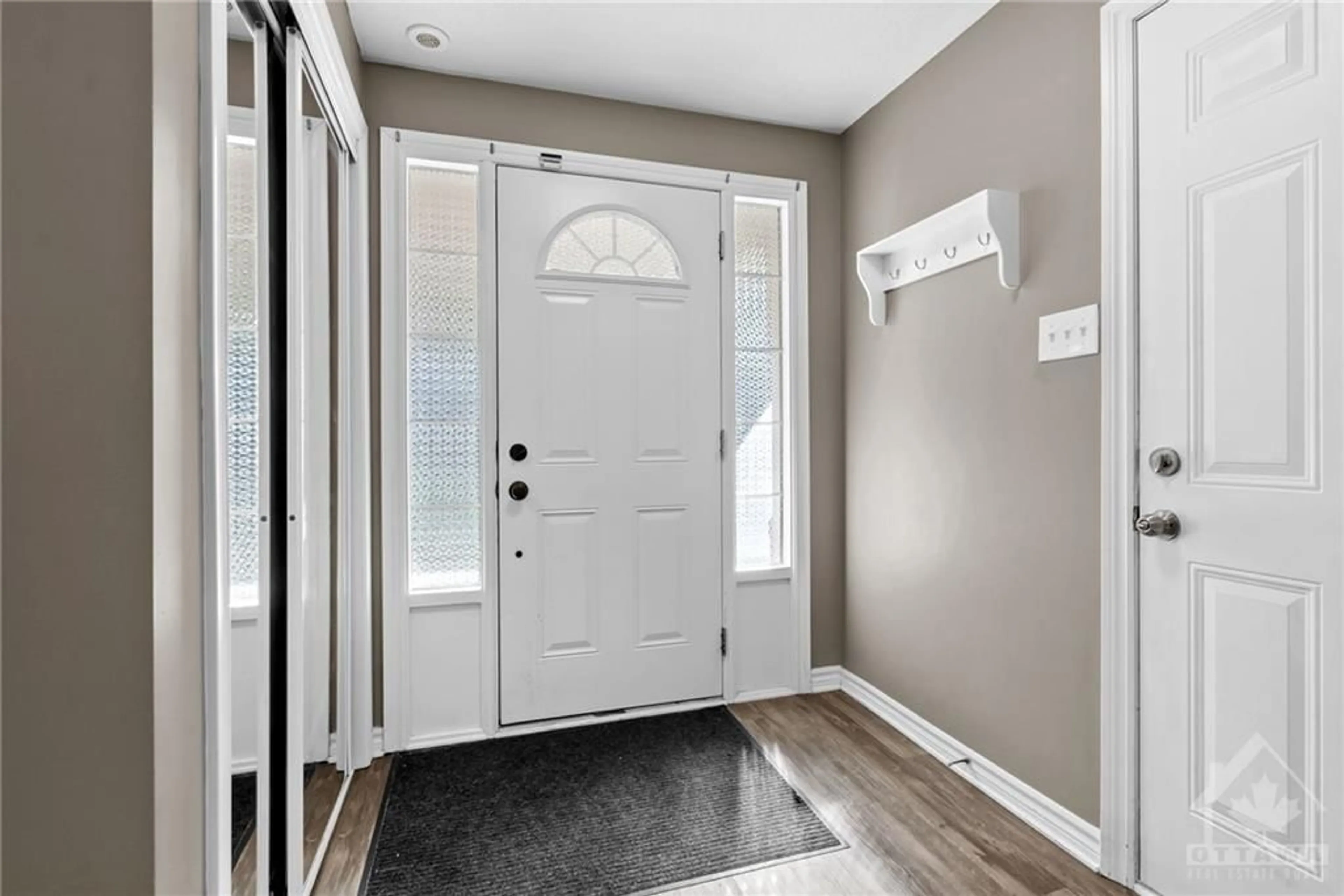 Indoor entryway, wood floors for 1554 HAYDON Cir, Ottawa Ontario K2J 0K5