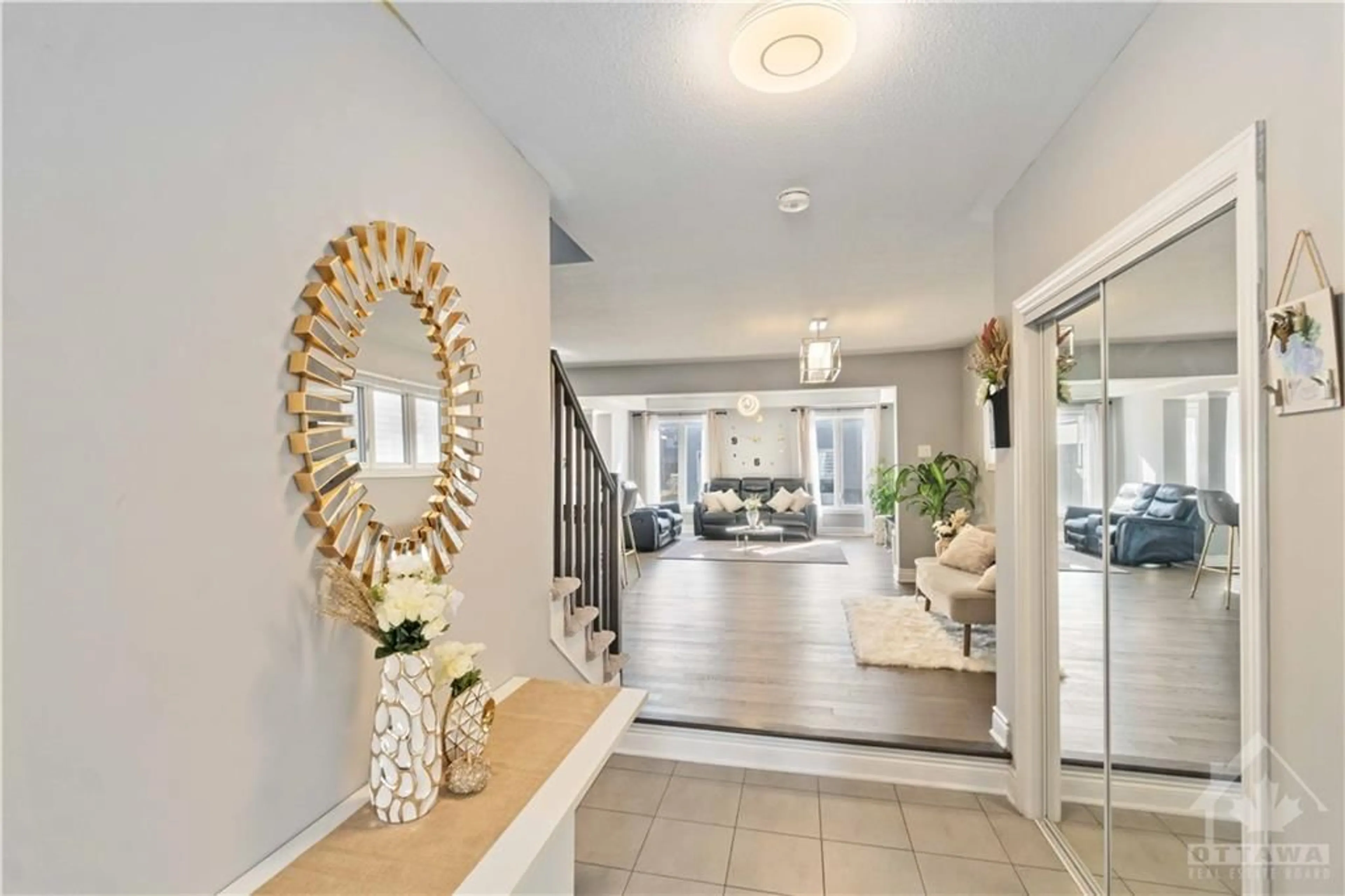 Indoor foyer, wood floors for 42 MUDMINNOW Cres, Ottawa Ontario K4A 5H8