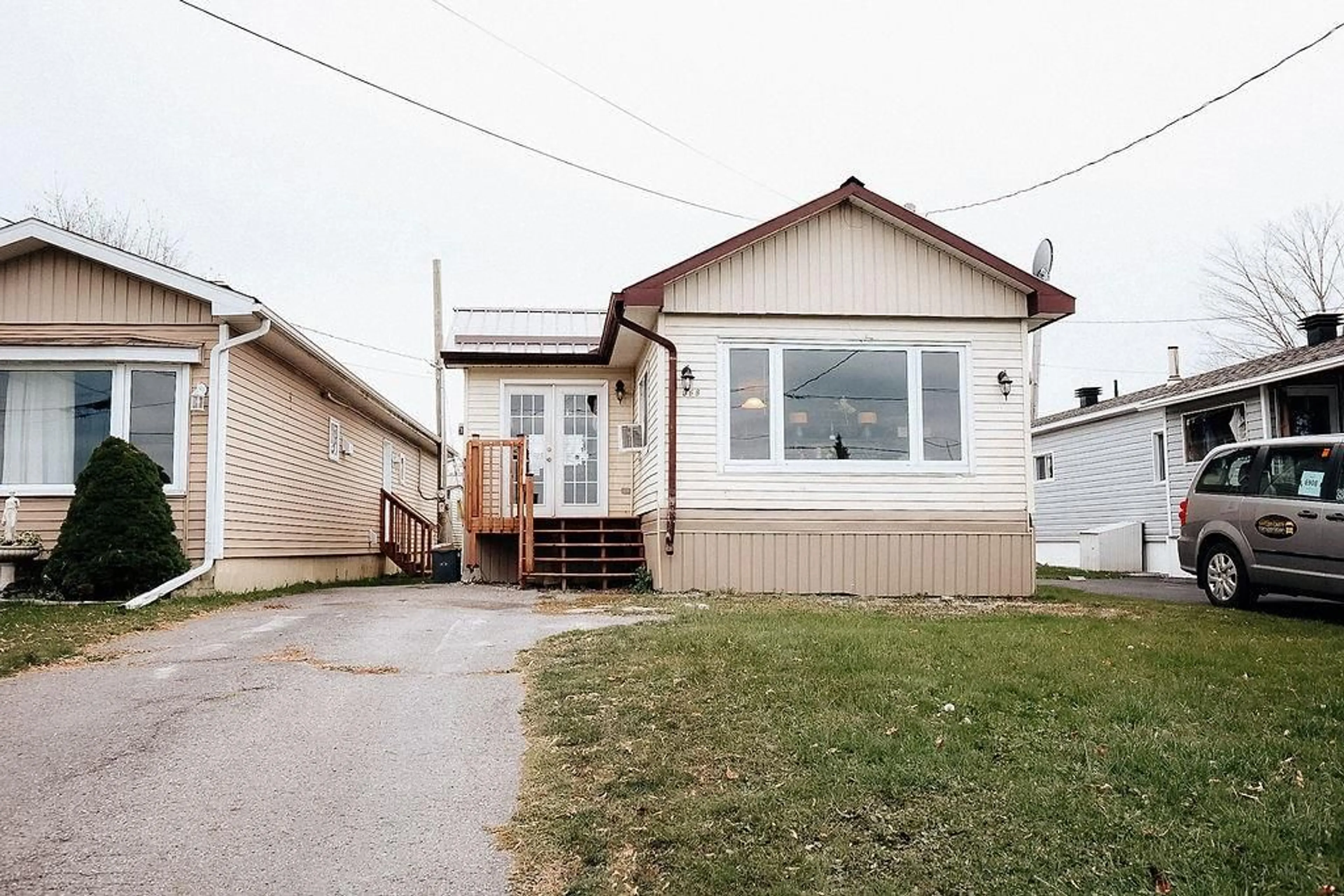 Frontside or backside of a home, cottage for 368 DOMINION St, Alexandria Ontario K0C 1A0