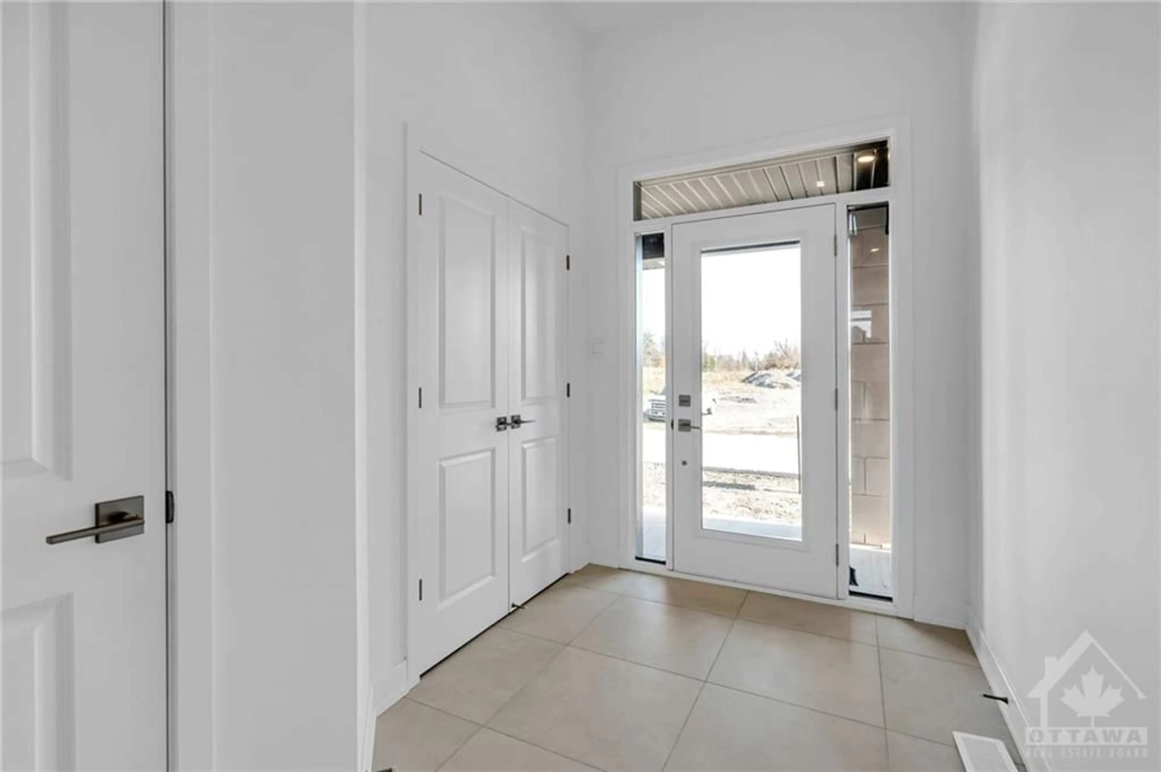 Indoor entryway, cement floor for 843 MOCHI Cir, Nepean Ontario K2J 6Y9