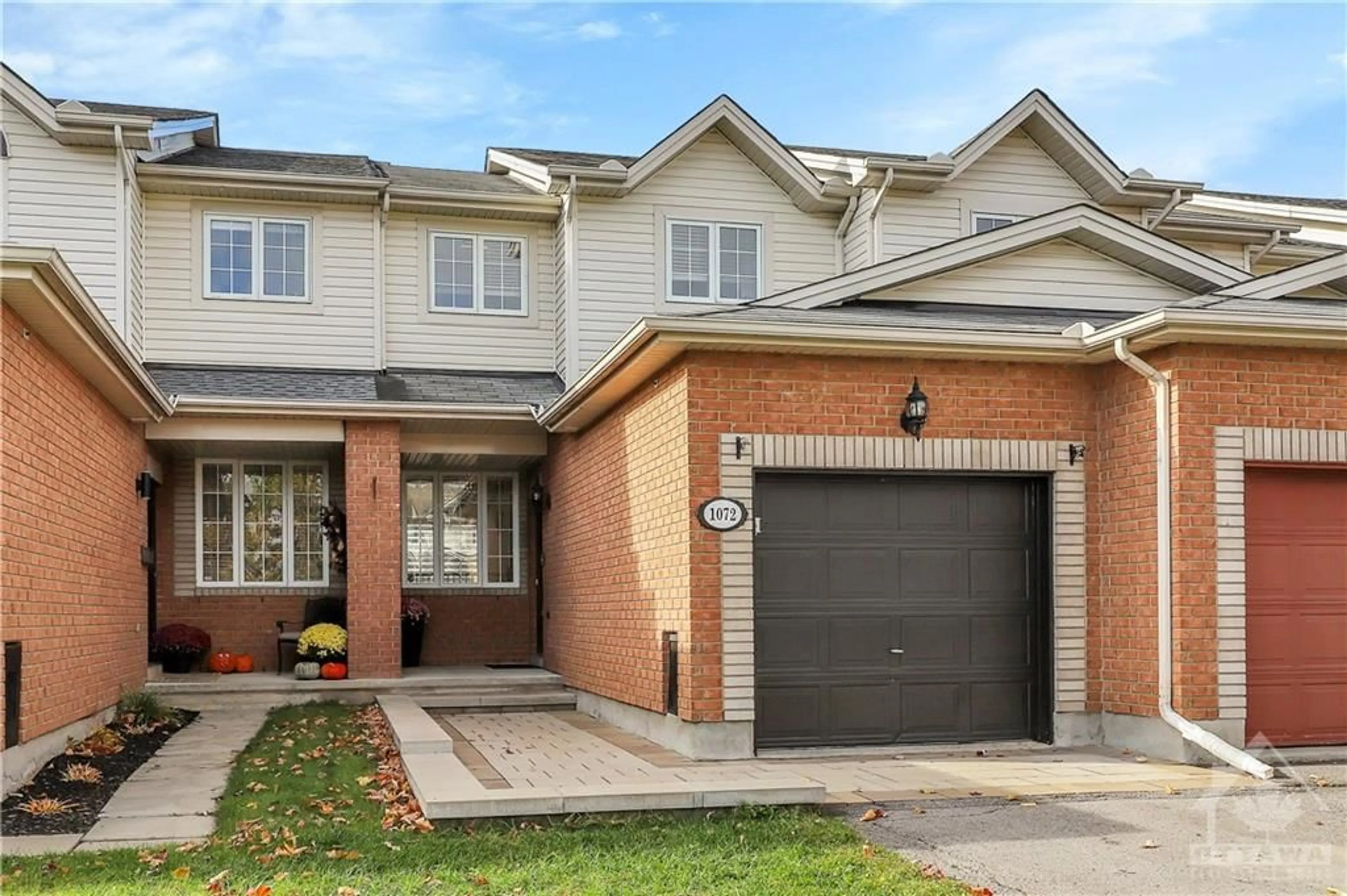 Home with brick exterior material for 1072 BRASSEUR Cres, Ottawa Ontario K4A 5A1