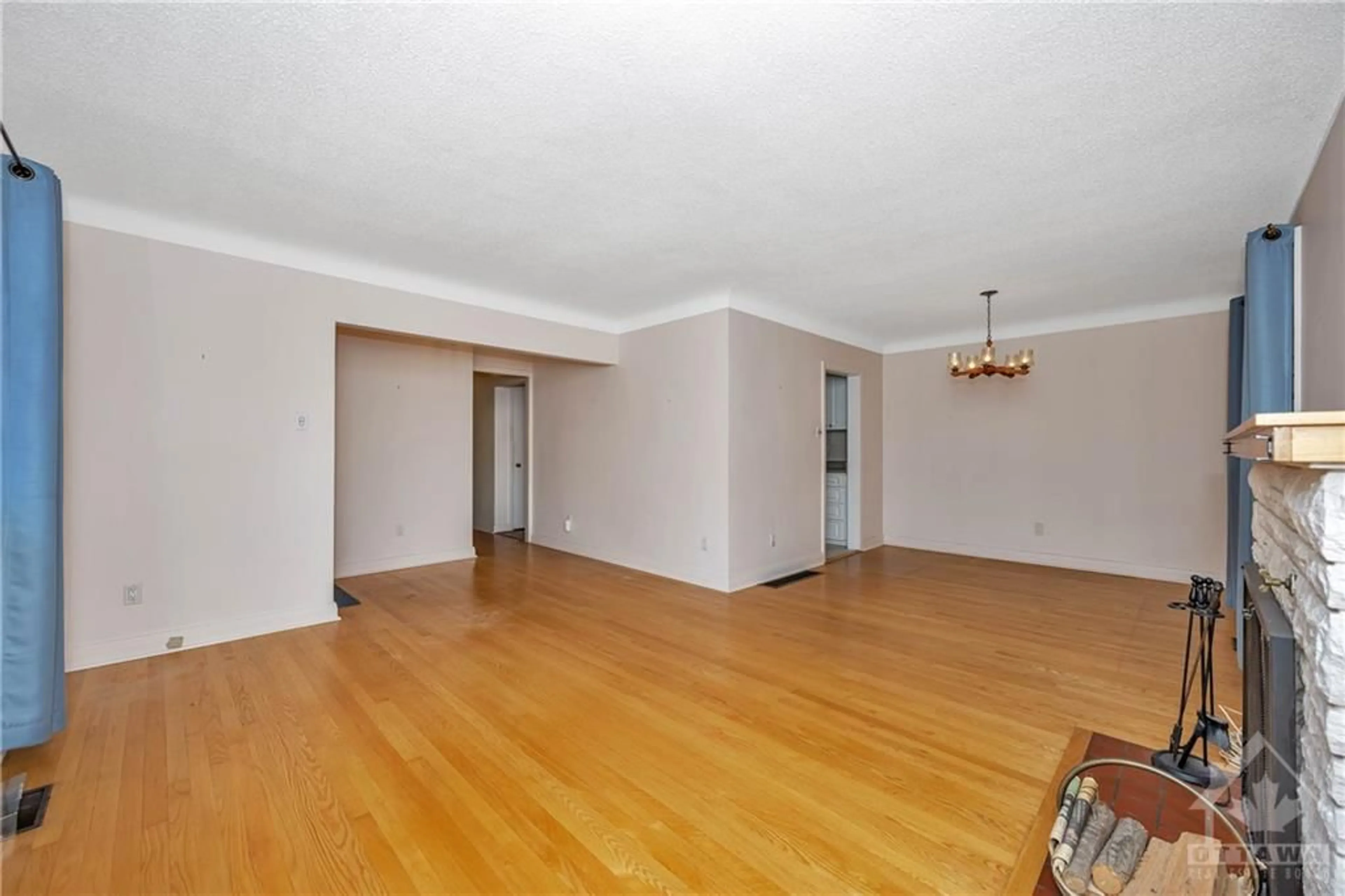 A pic of a room, wood floors for 213 ANCASTER Ave, Ottawa Ontario K2B 5B2