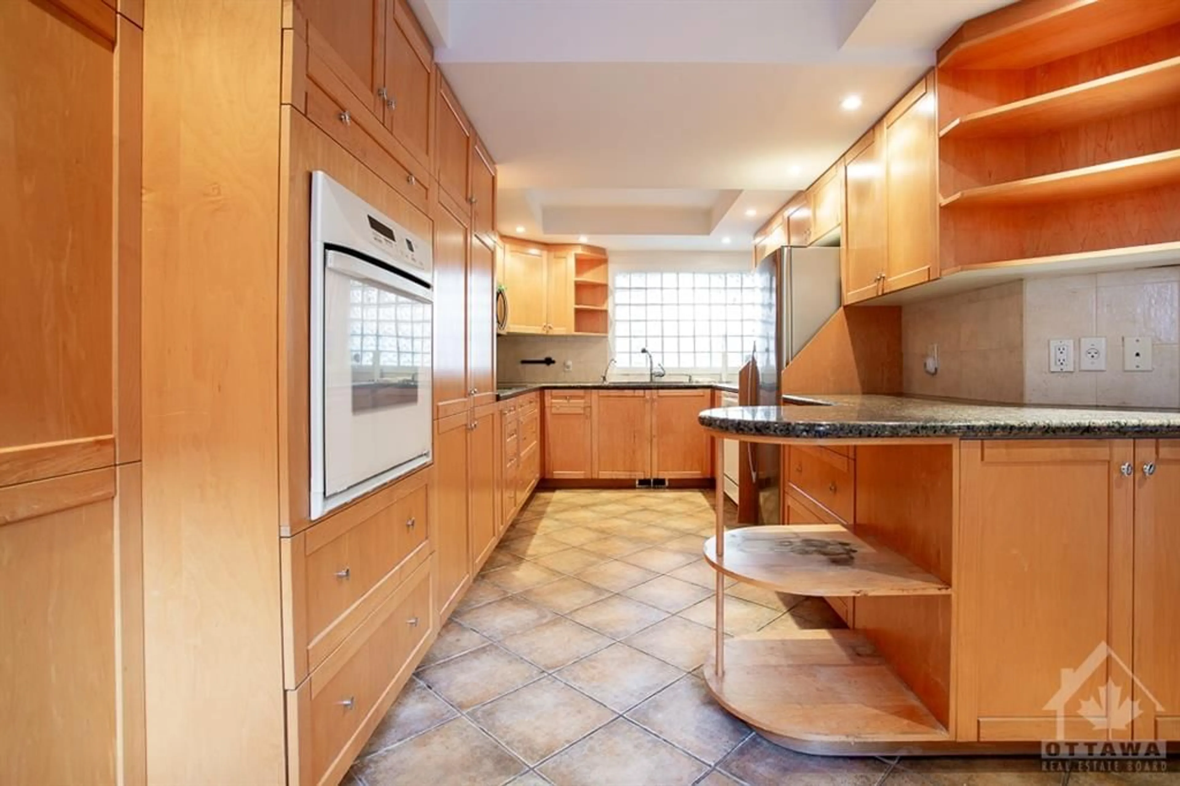 Kitchen, ceramic floors, cottage for 310 CATHCART St #12, Ottawa Ontario K1N 5C4