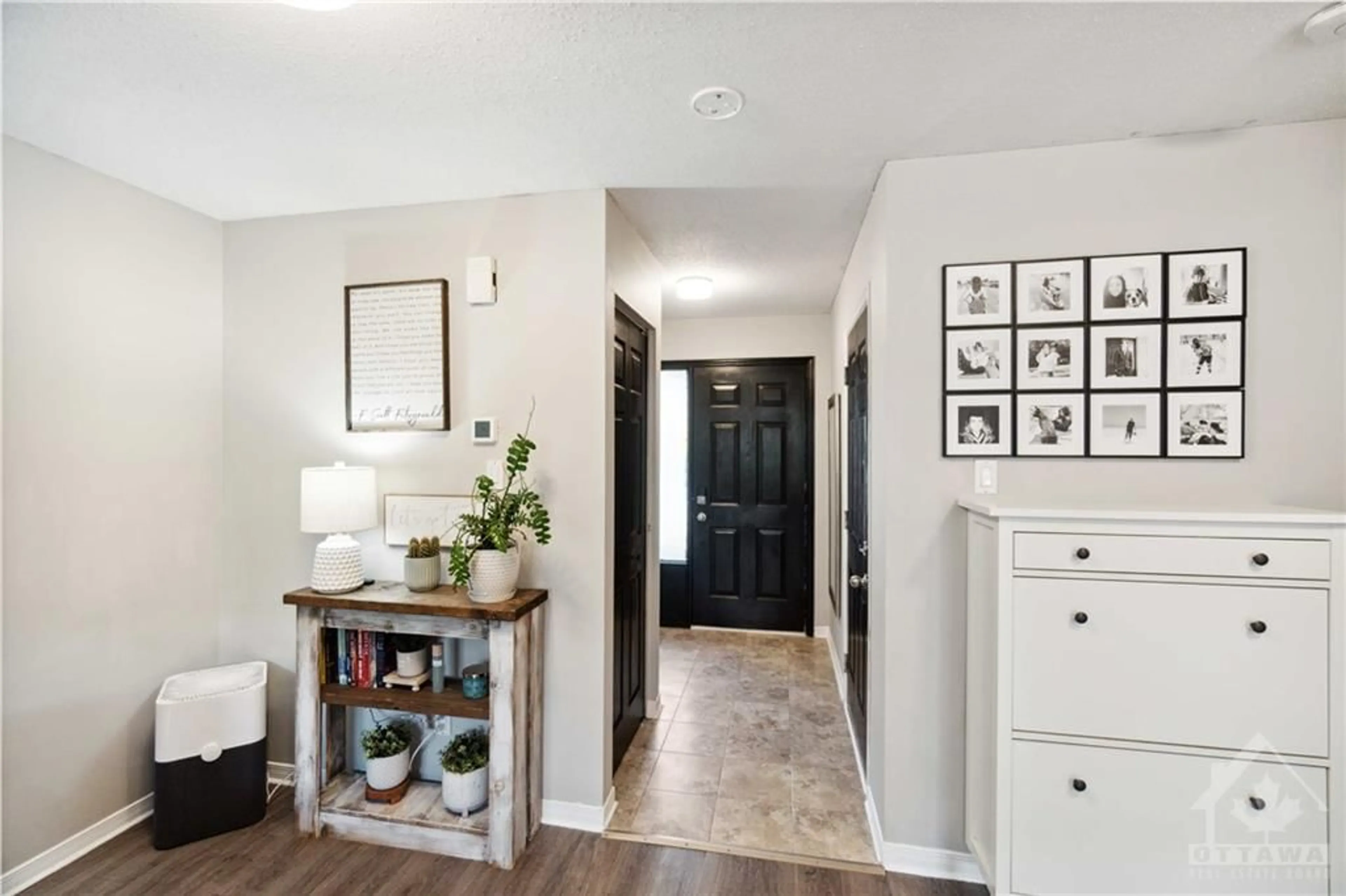 Indoor entryway, wood floors for 120 WHALINGS Cir, Ottawa Ontario K2S 1S4