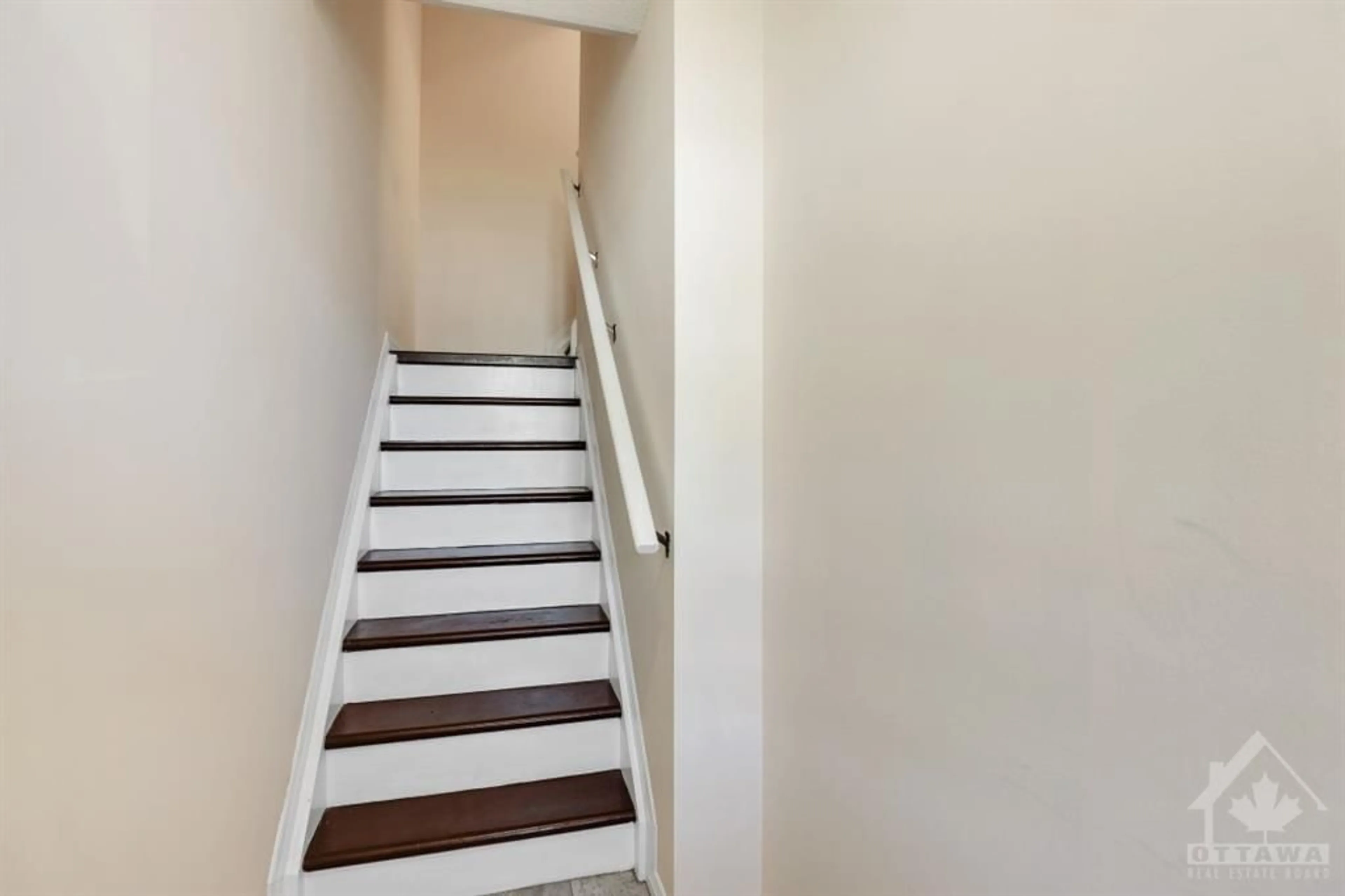 Stairs for 794 ST ANDRE Dr #62B, Ottawa Ontario K1C 4R9