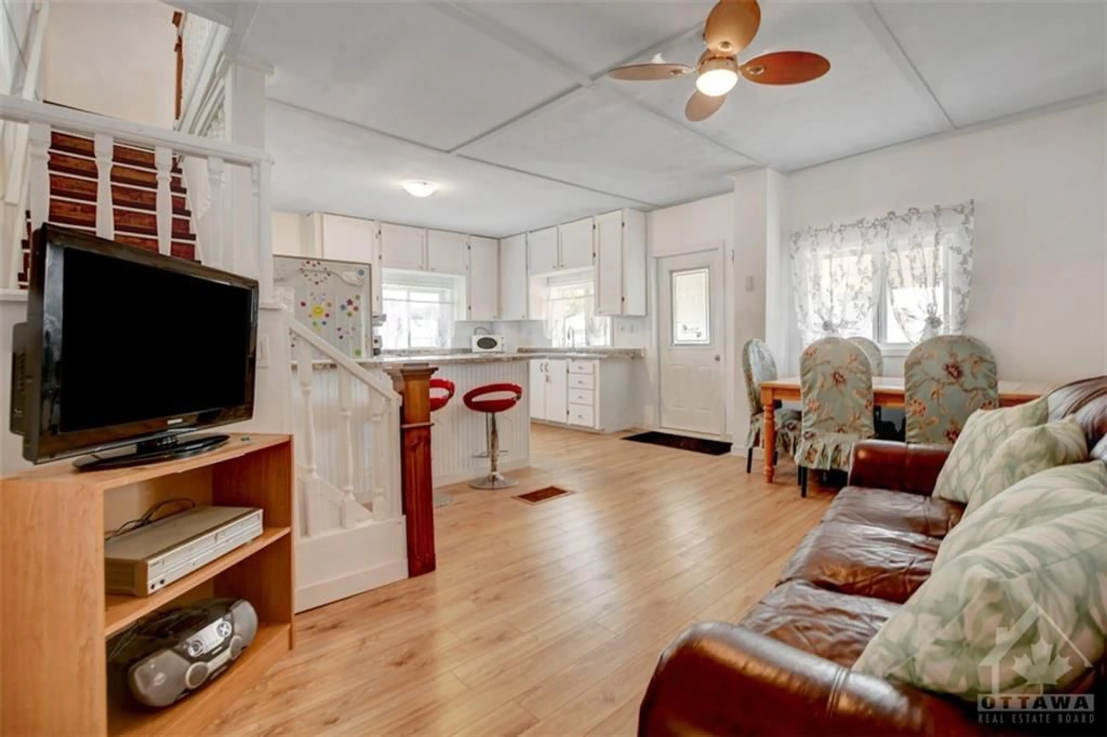 Living room, wood floors for 4297 COUNTY 31 Rd, Williamsburg Ontario K0C 2H0