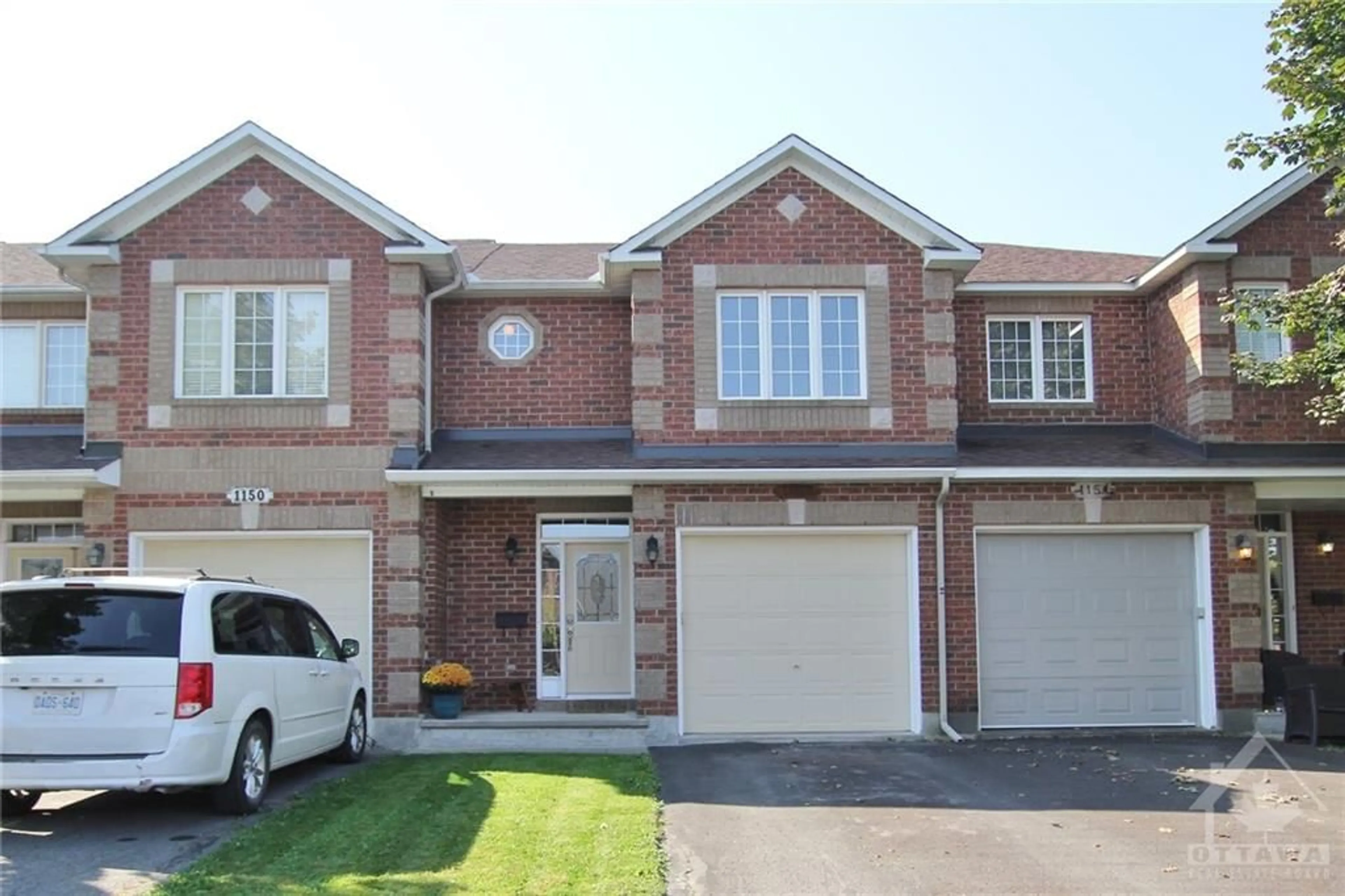 A pic from exterior of the house or condo, the street view for 1152 BRASSEUR Cres, Ottawa Ontario K4A 5A1