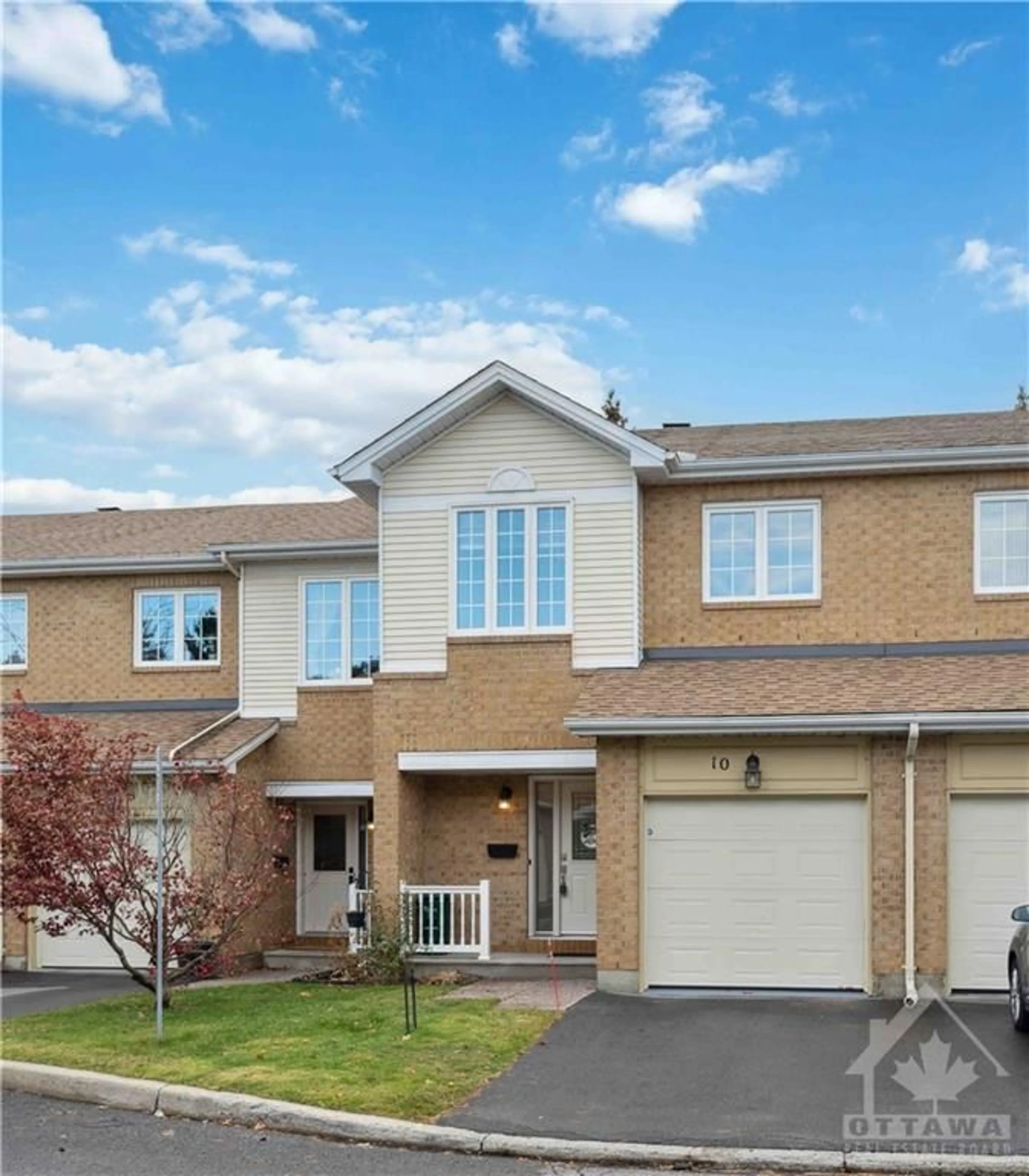 A pic from exterior of the house or condo for 10 STONEBRIAR Dr, Nepean Ontario K2G 5Y2