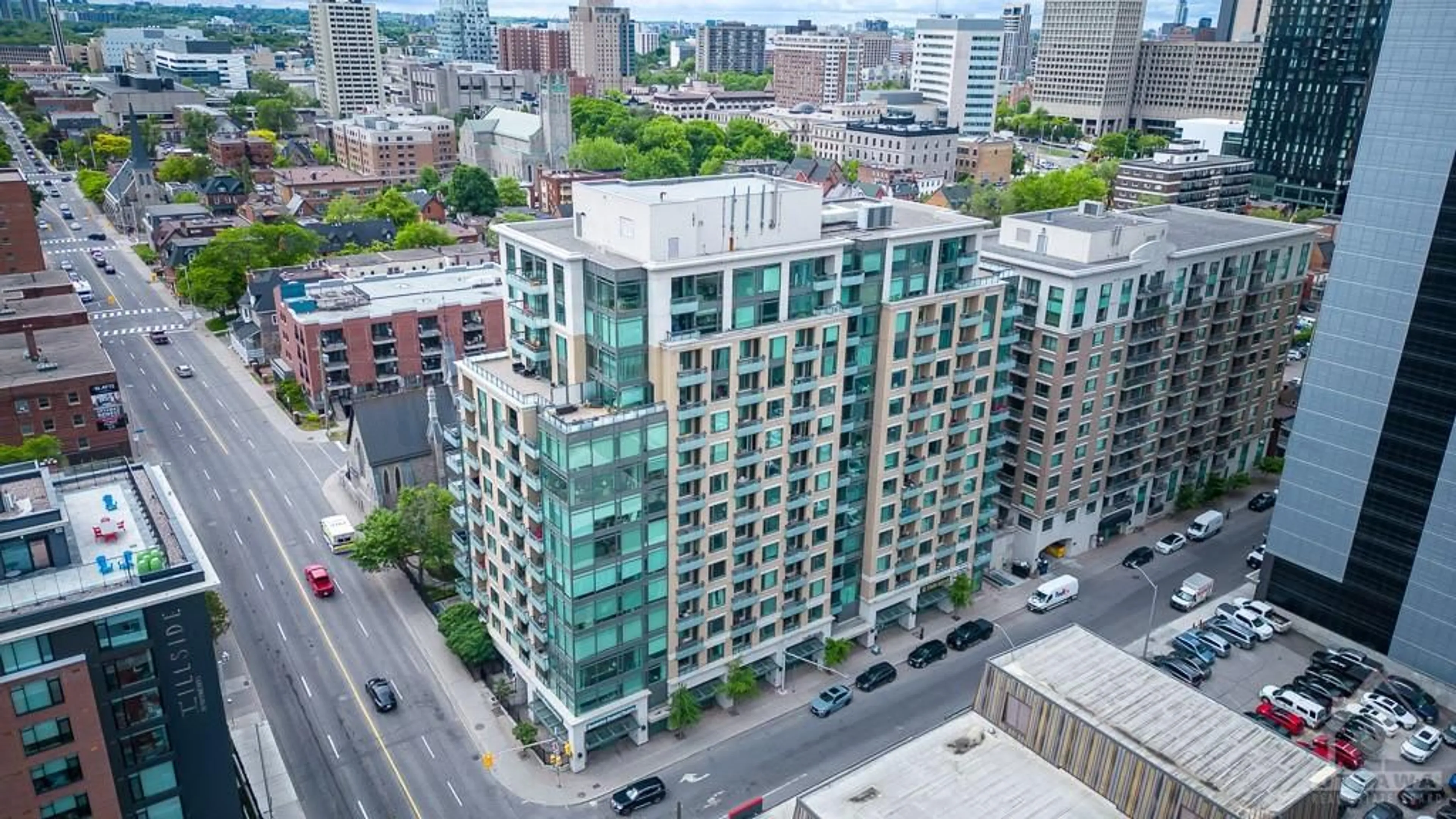 A pic from exterior of the house or condo, the view of city buildings for 238 BESSERER St #717, Ottawa Ontario K1N 6B1