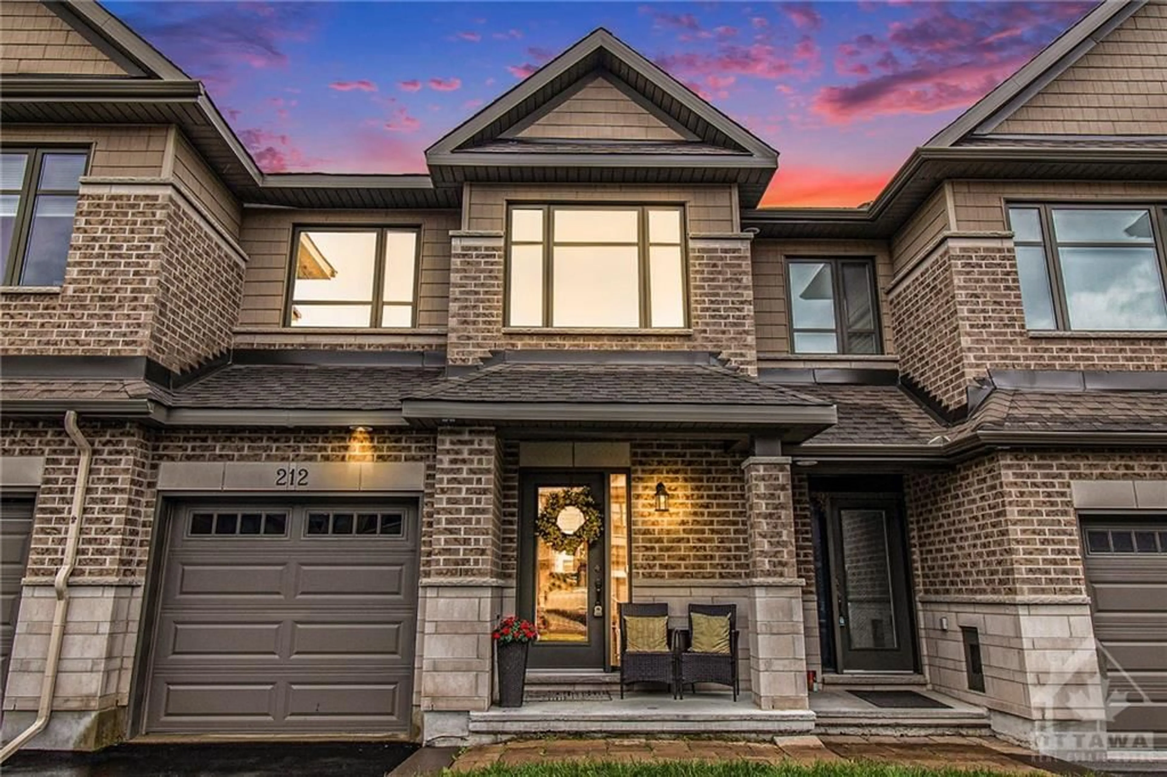 Home with brick exterior material for 212 PURCHASE Cres, Stittsville Ontario K2S 2L8