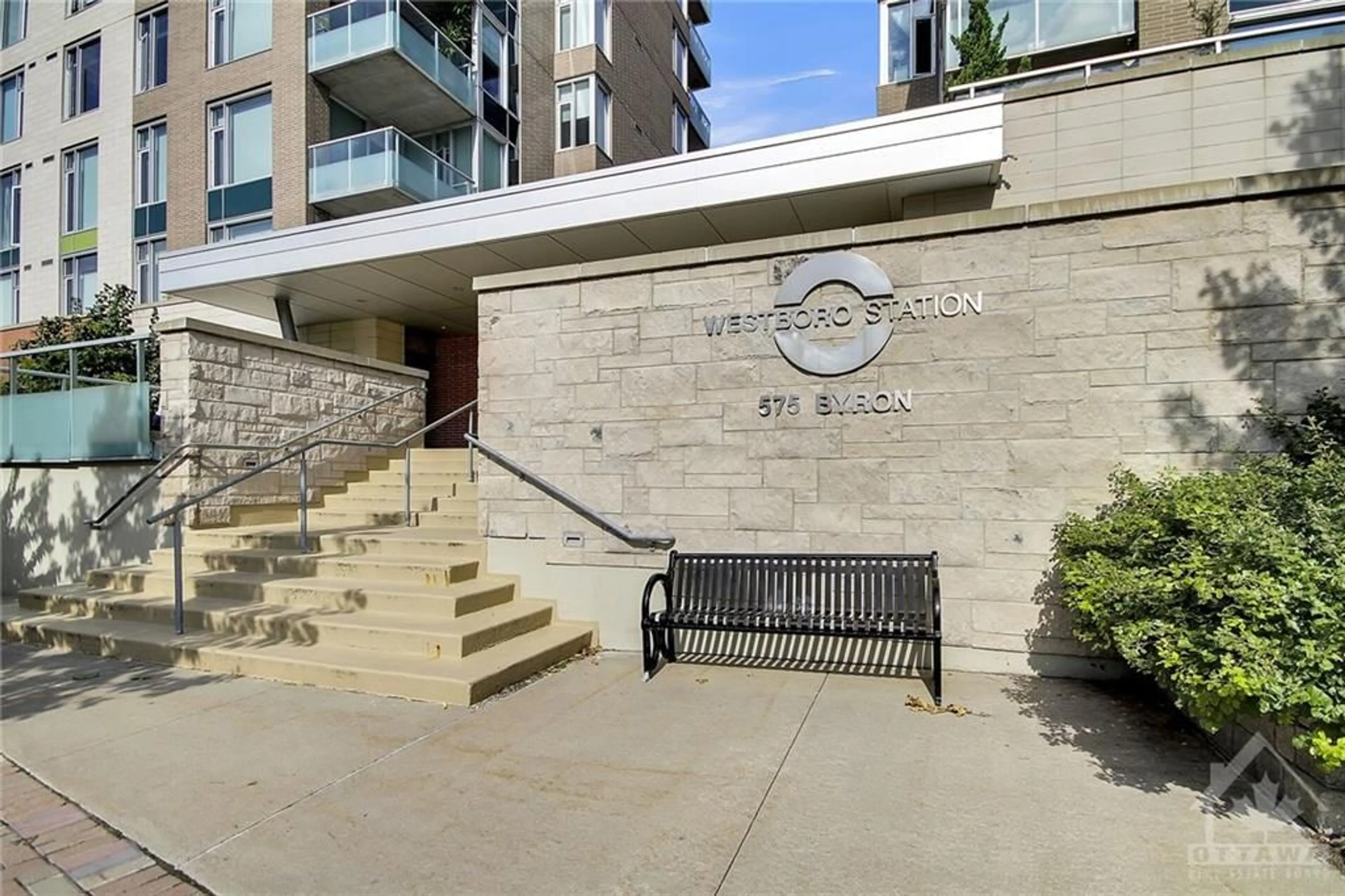 A pic from exterior of the house or condo, the street view for 575 BYRON Ave #307, Ottawa Ontario K2A 1R7