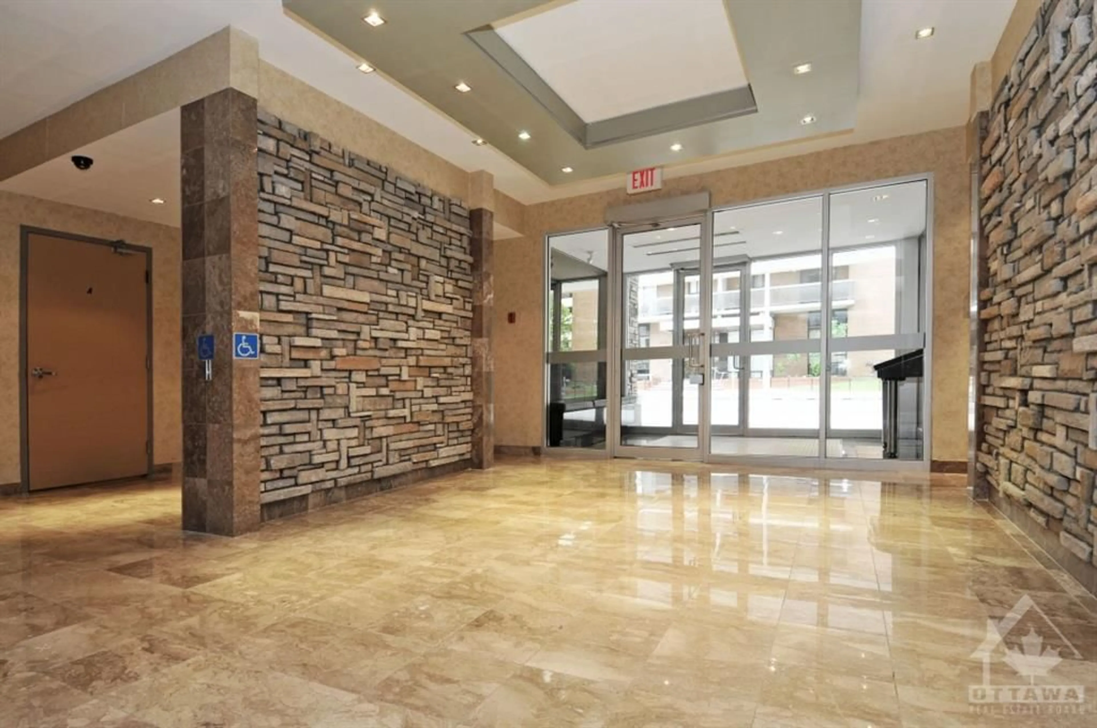 Indoor lobby, ceramic floors for 470 LAURIER Ave #604, Ottawa Ontario K1R 7W9