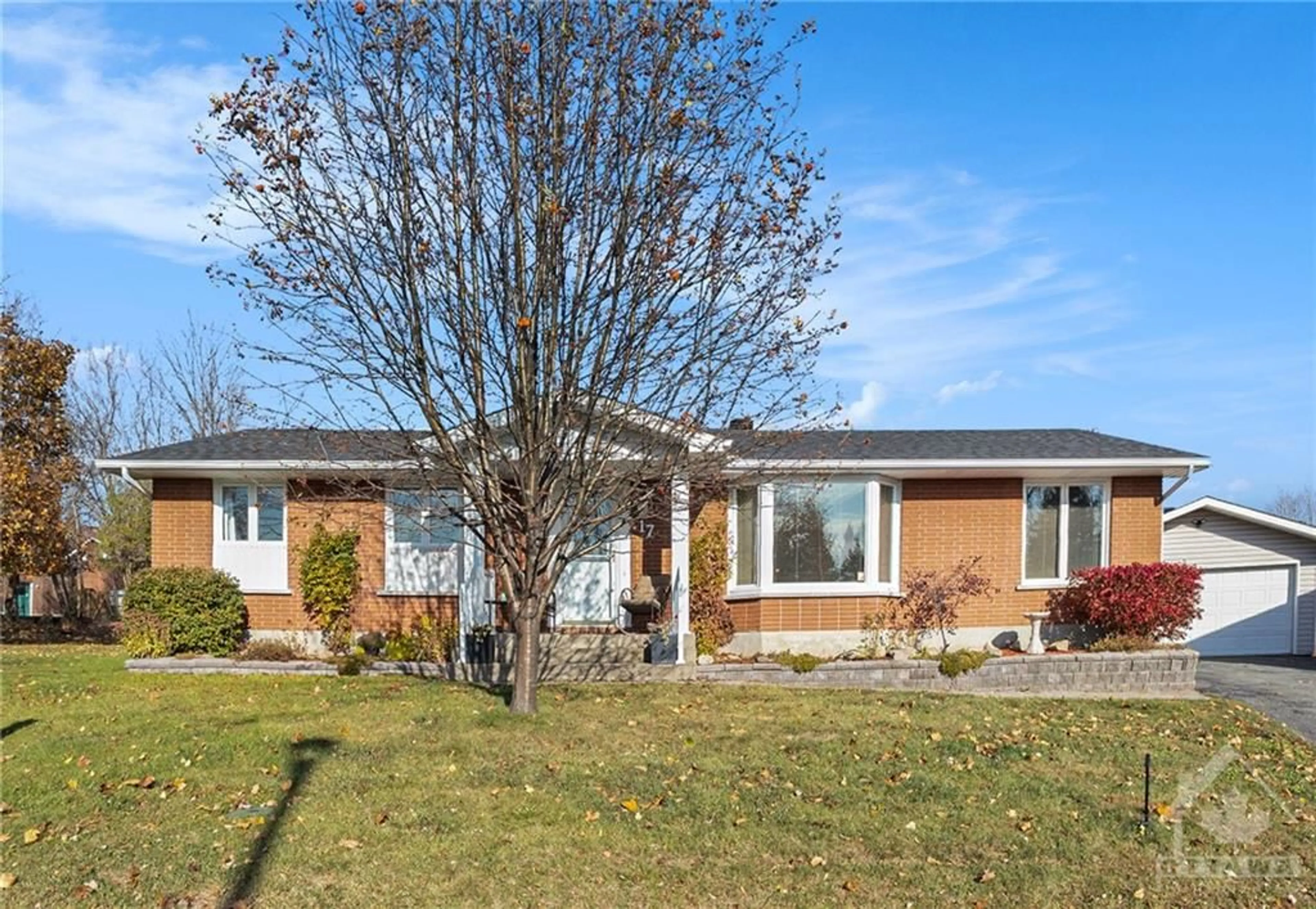 Frontside or backside of a home, cottage for 17 COLBROOK Crt, Cornwall Ontario K6H 6E4