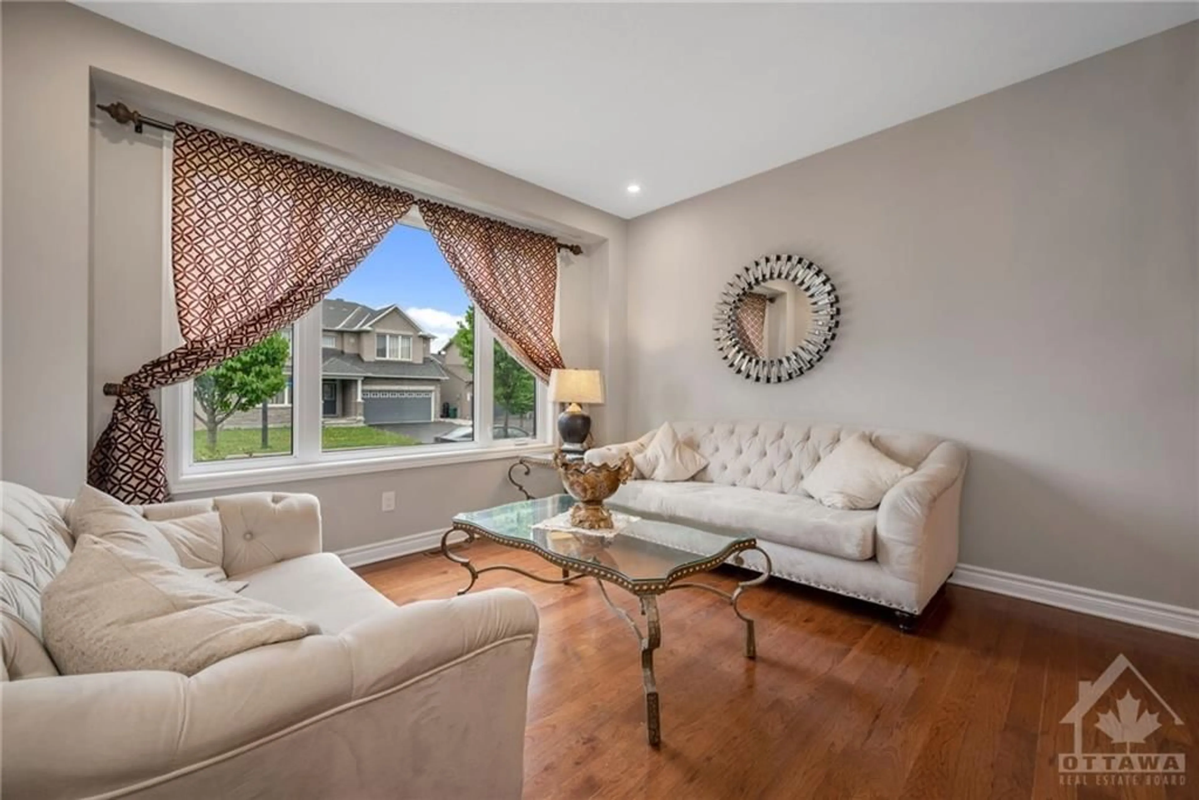 Living room, wood floors for 398 NESTLETON St, Ottawa Ontario K4A 0W2