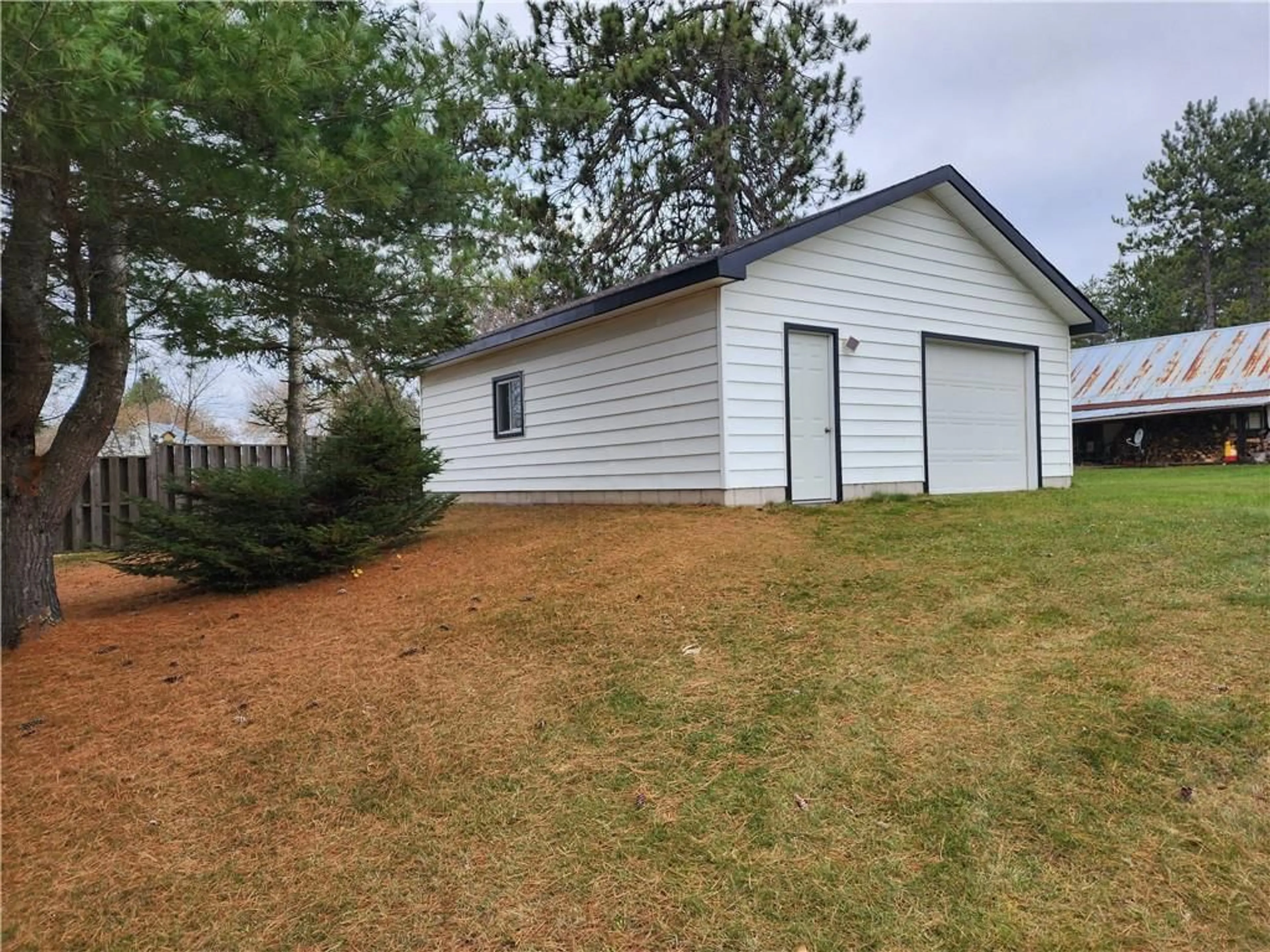 Shed for 11 SHERWOOD Dr, Barry's Bay Ontario K0J 1B0