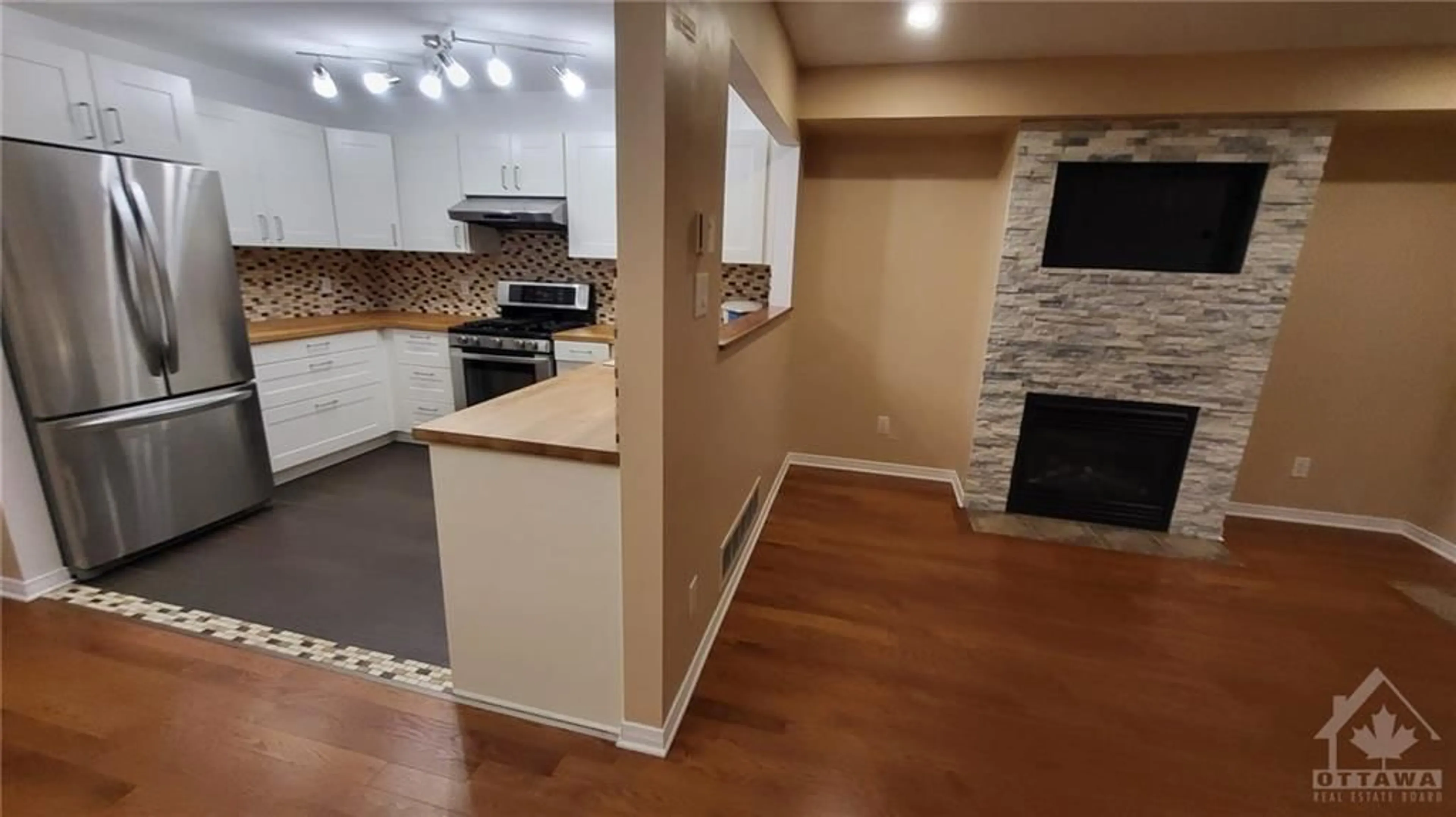 Open concept kitchen for 252 PARKROSE Pvt, Ottawa Ontario K4A 0N8