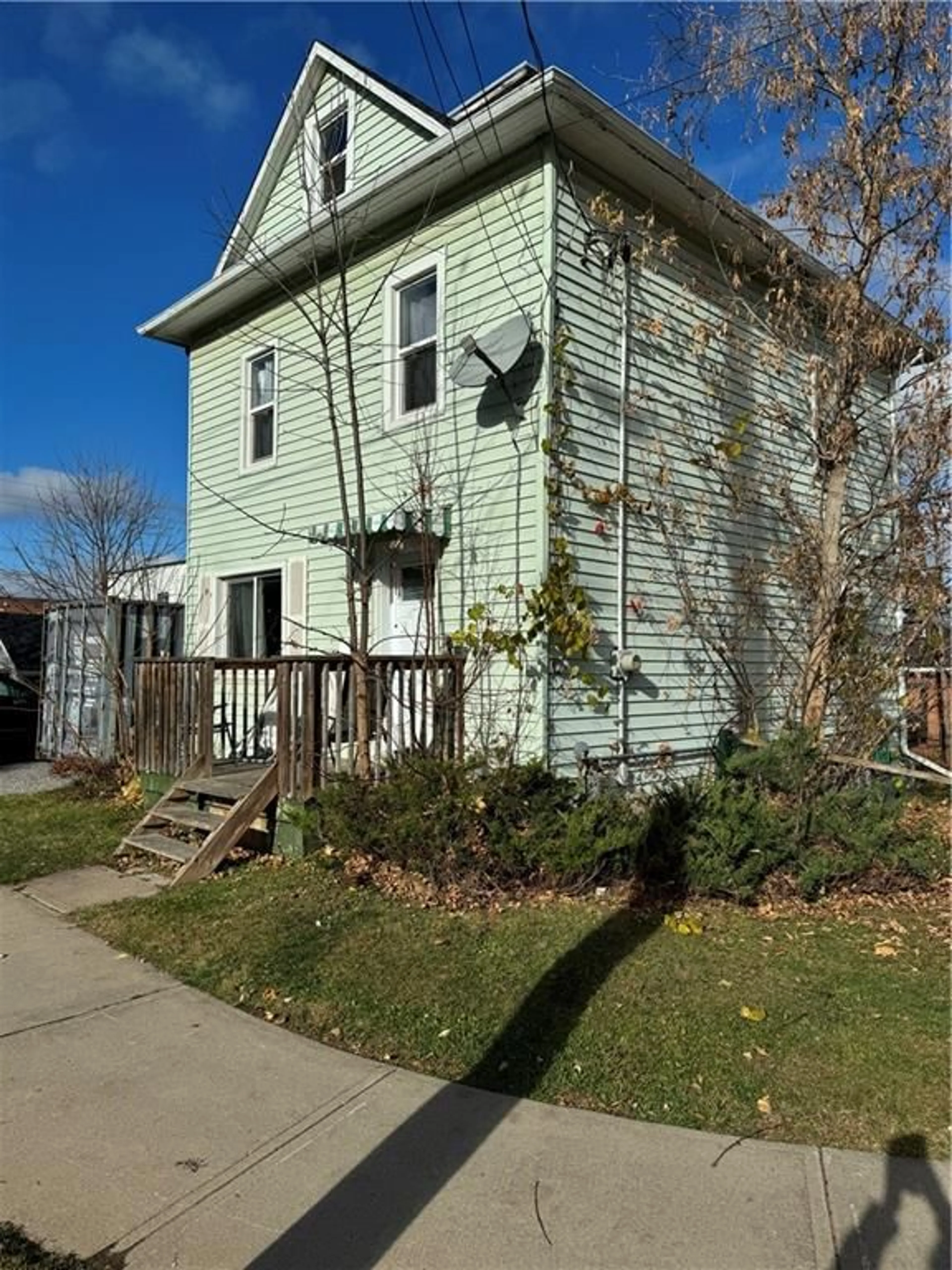 A pic from exterior of the house or condo, the front or back of building for 613 MARY St, Pembroke Ontario K8A 5X4