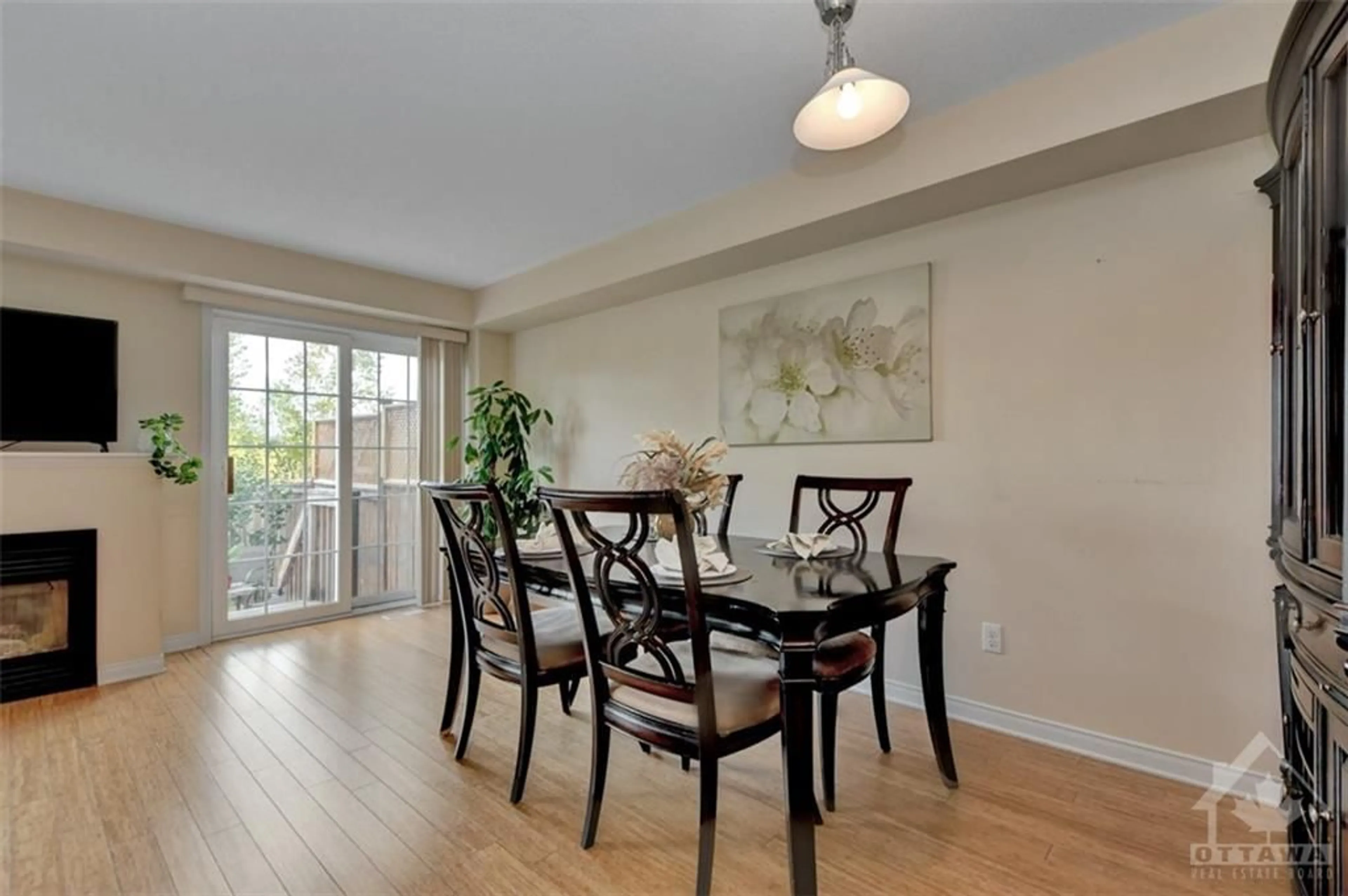 Dining room, wood floors, cottage for 128 CEDARDOWN Pvt, Ottawa Ontario K2J 0W2