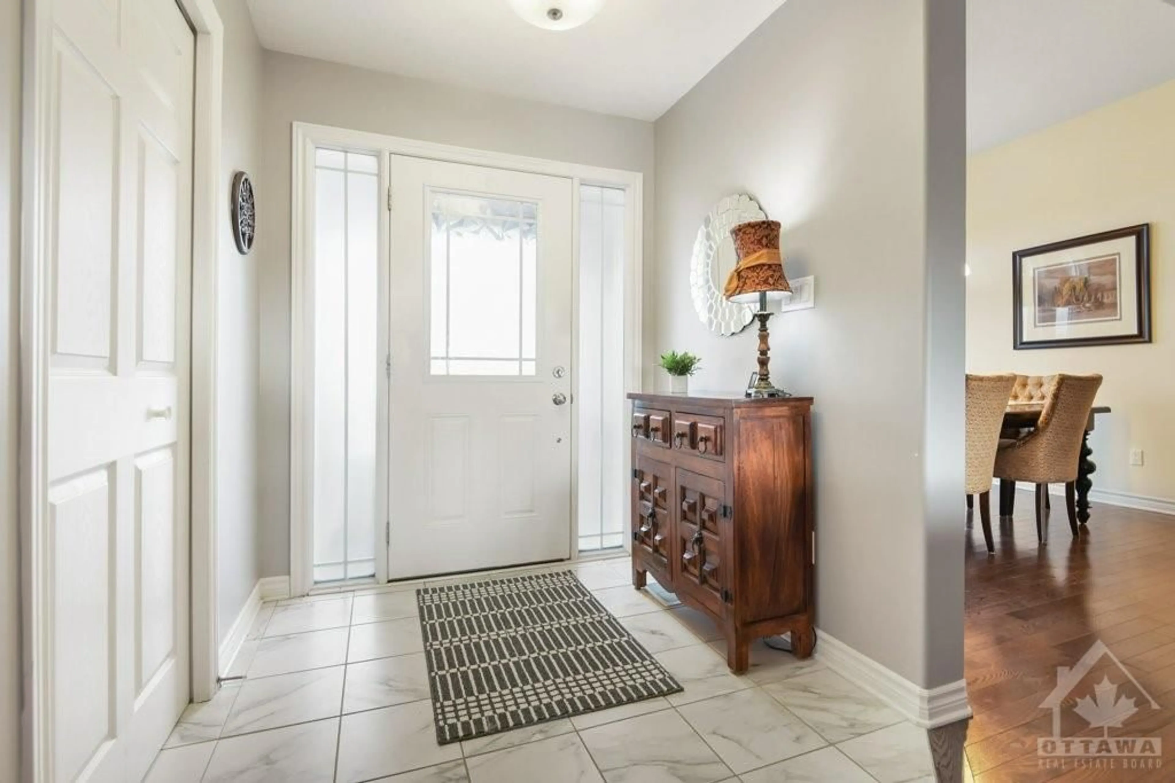 Indoor entryway, wood floors for 275 COUNTRY LANE Dr, Carleton Place Ontario K7C 3P2