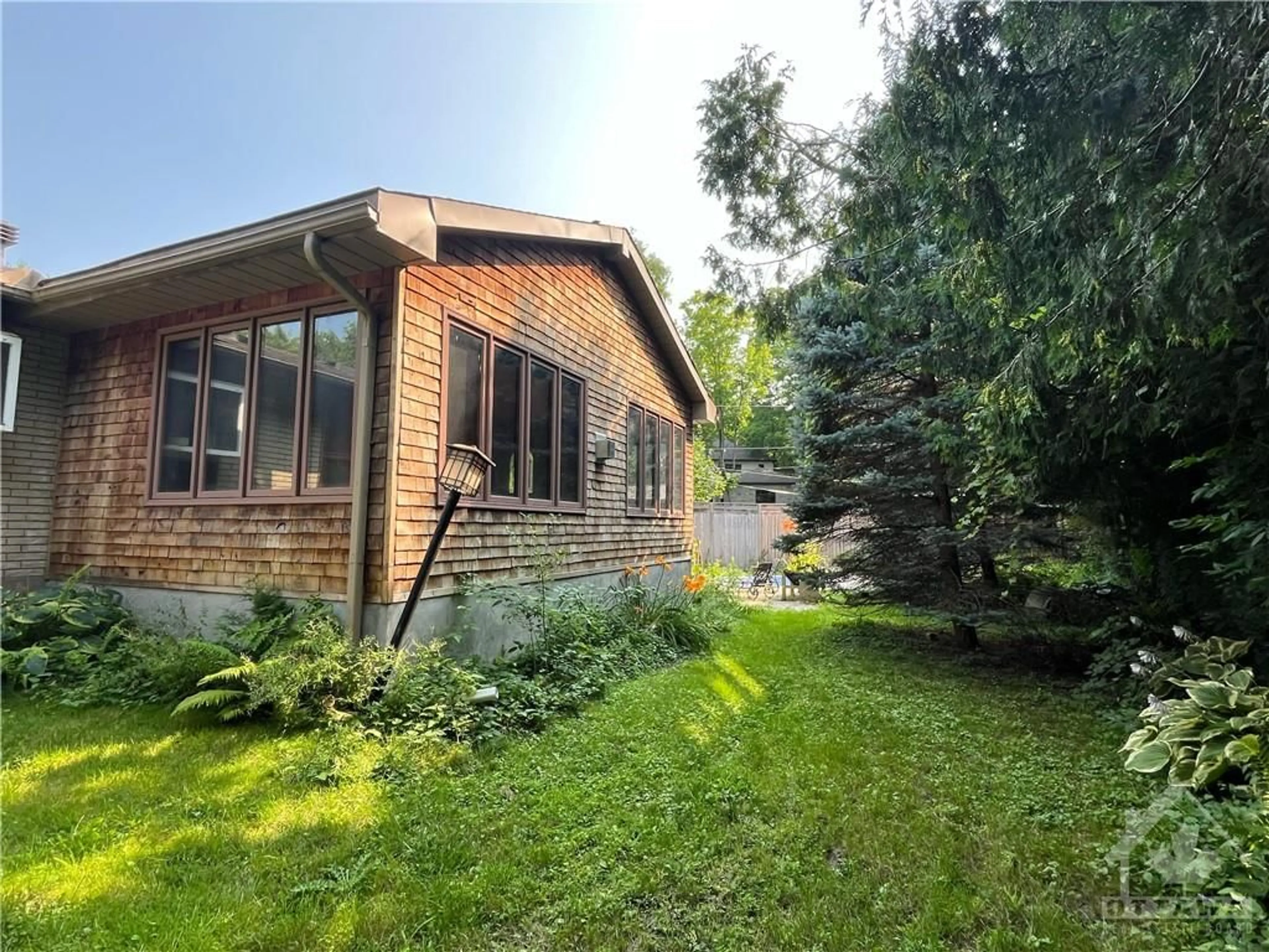 Frontside or backside of a home, cottage for 49 DELONG Dr, Ottawa Ontario K1J 7E4