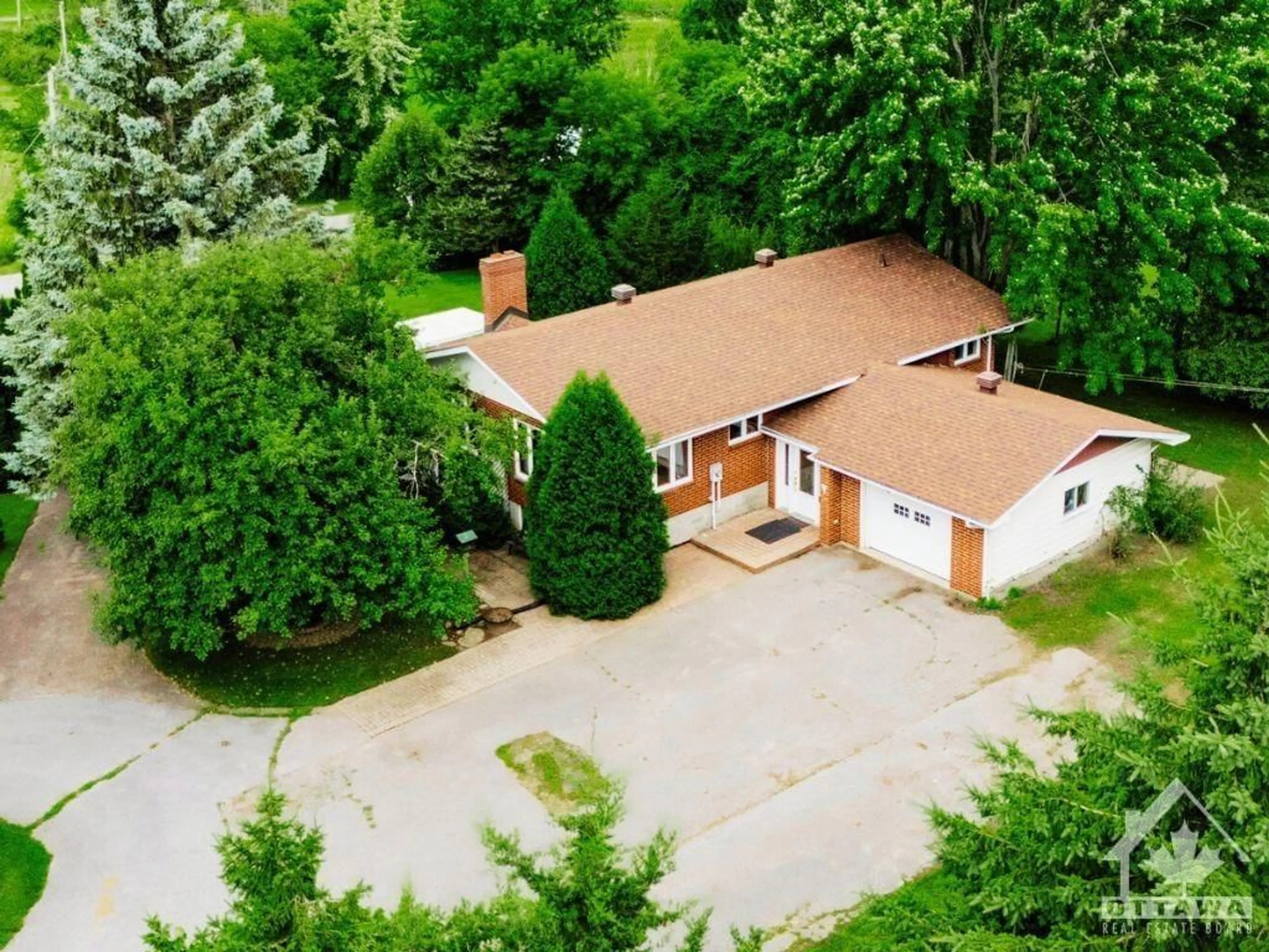 Frontside or backside of a home, cottage for 10984 COUNTY ROAD 2 Rd, Iroquois Ontario K0E 1K0