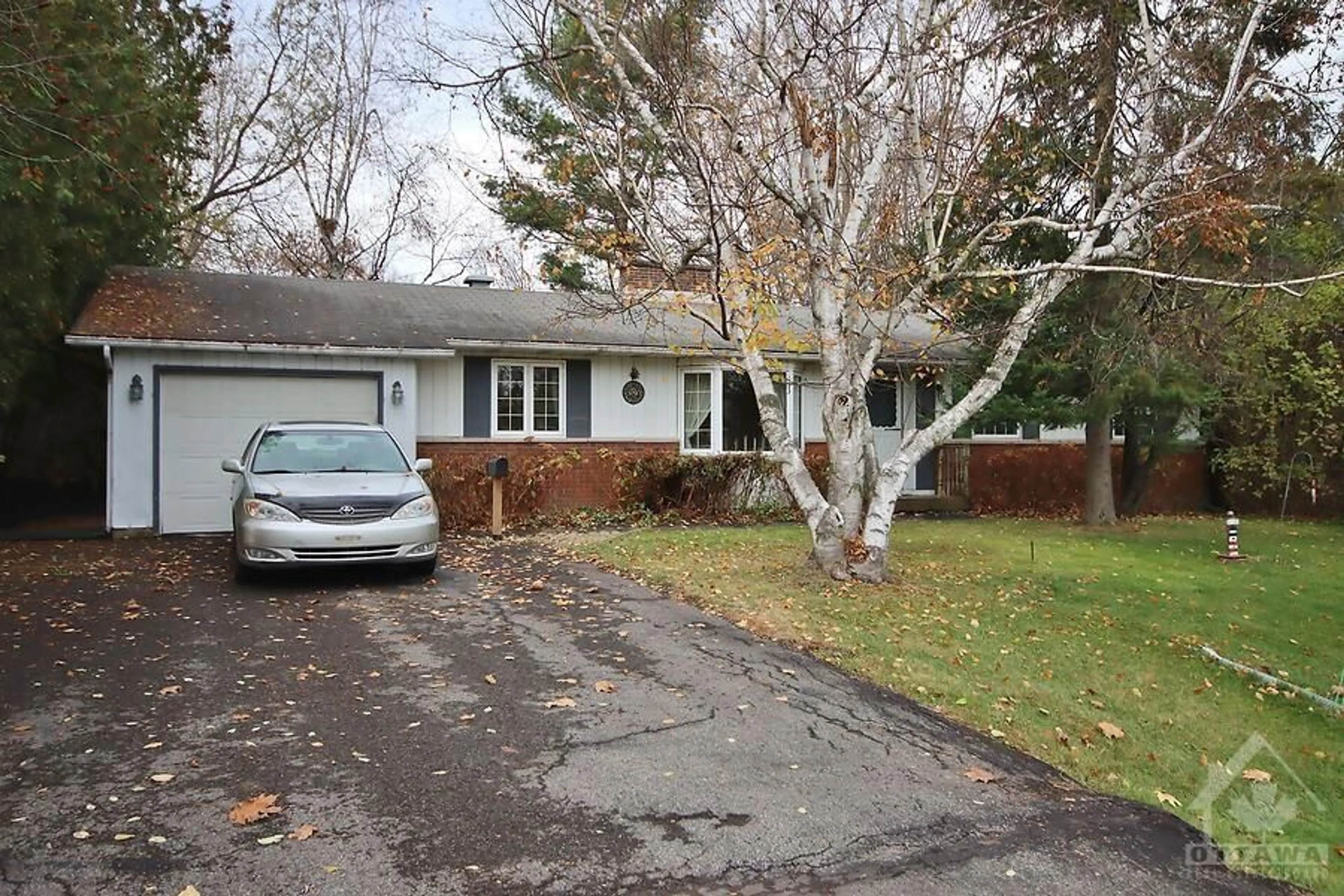 Frontside or backside of a home, the street view for 5393 RIVERSIDE Cres, Ottawa Ontario K4M 1H1