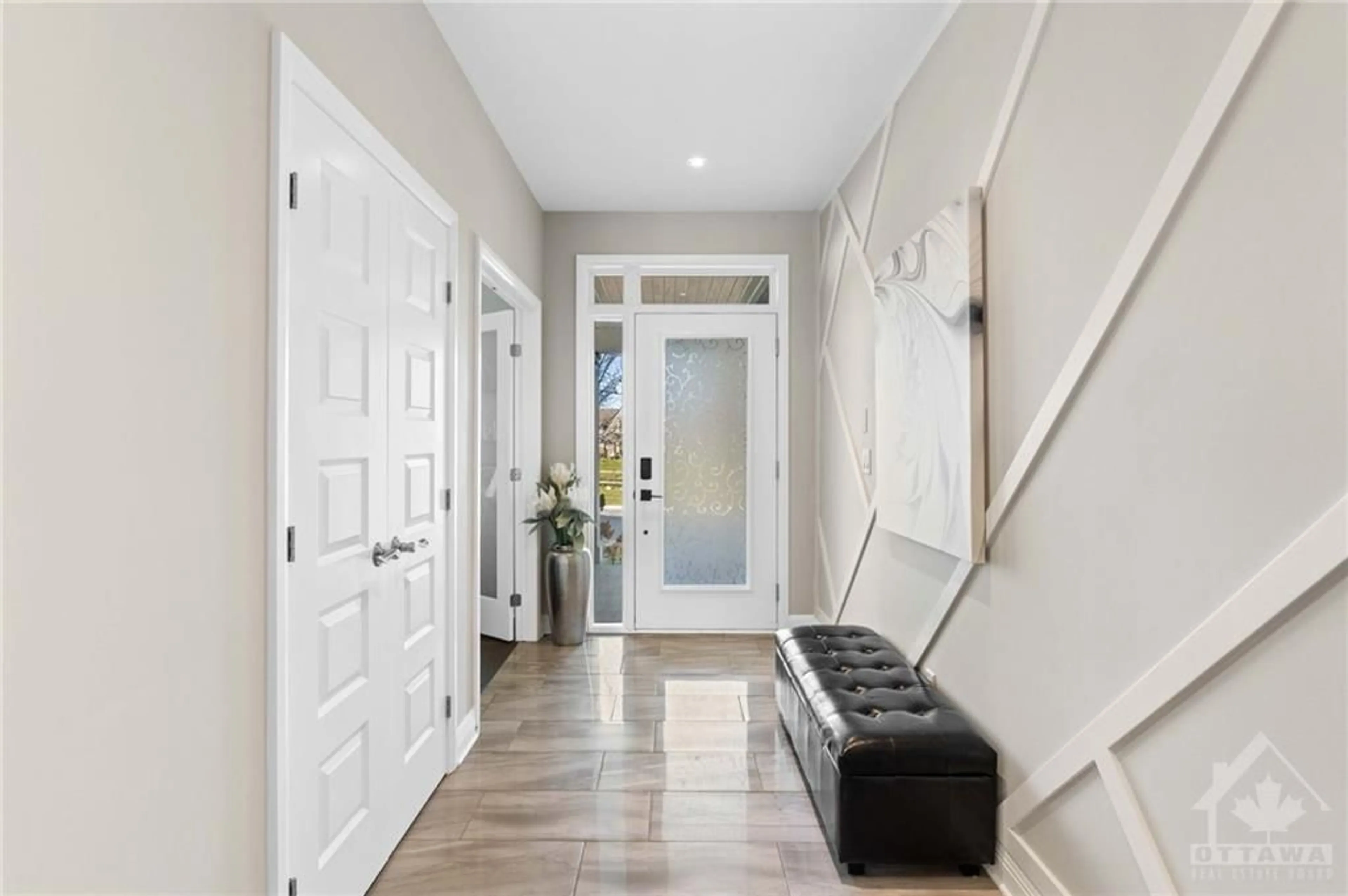 Indoor entryway, wood floors for 236 KILSPINDIE Ridge, Ottawa Ontario K2J 6A4