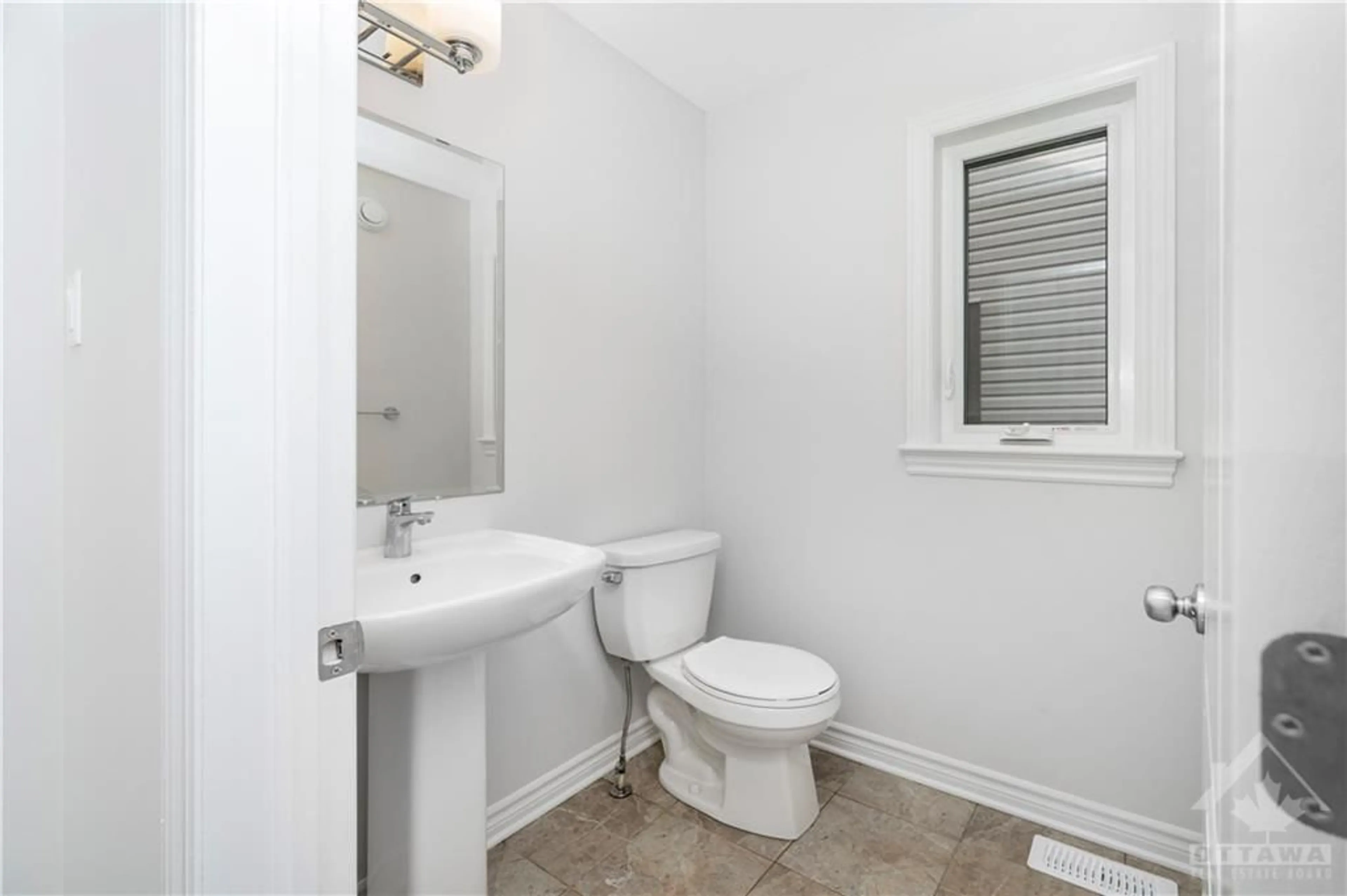 Bathroom, unknown floor for 240 TROLLIUS Way, Ottawa Ontario K1T 0R9