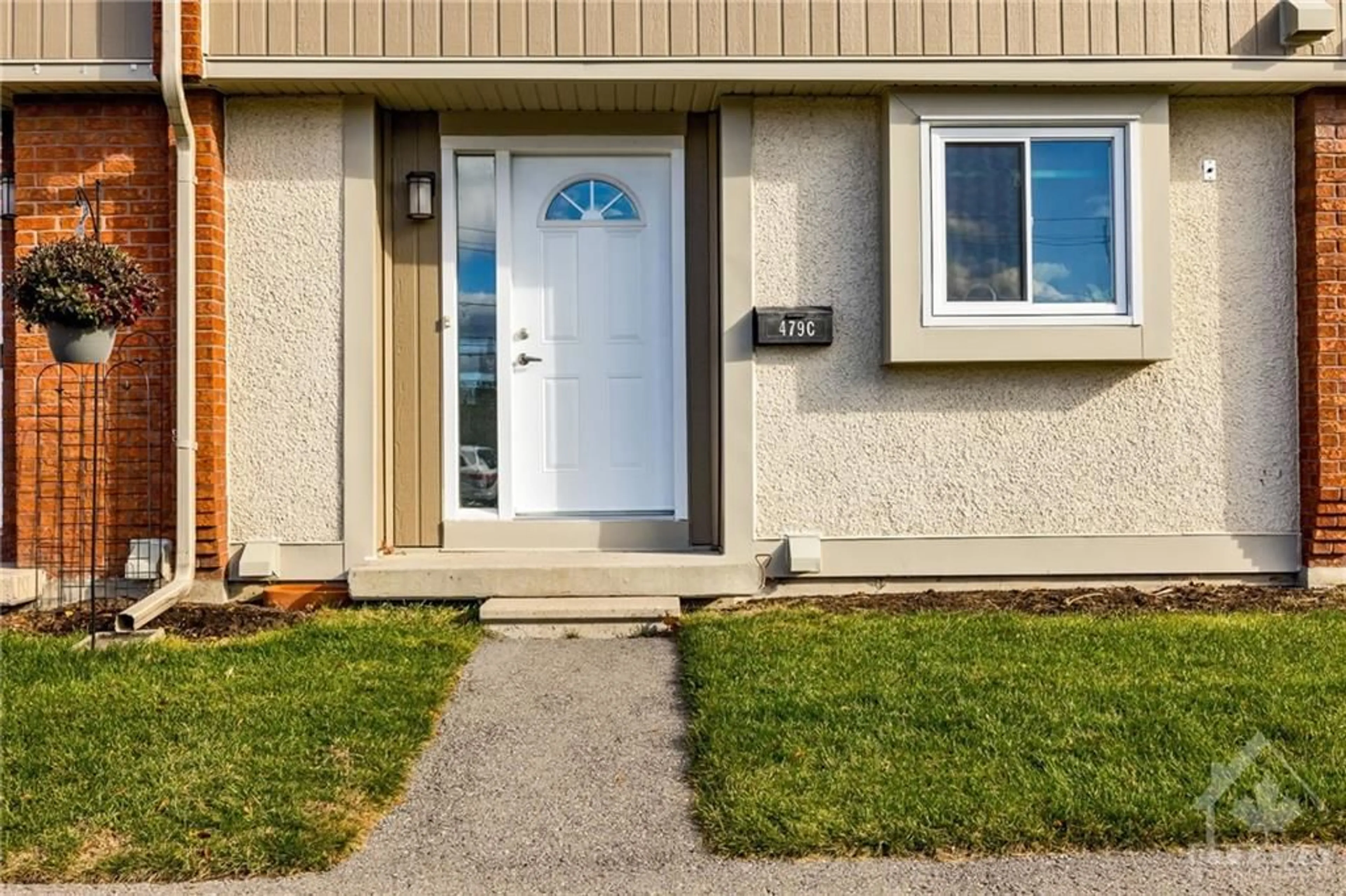 A pic from exterior of the house or condo, cottage for 479 MOODIE Dr #C, Ottawa Ontario K2H 8T7