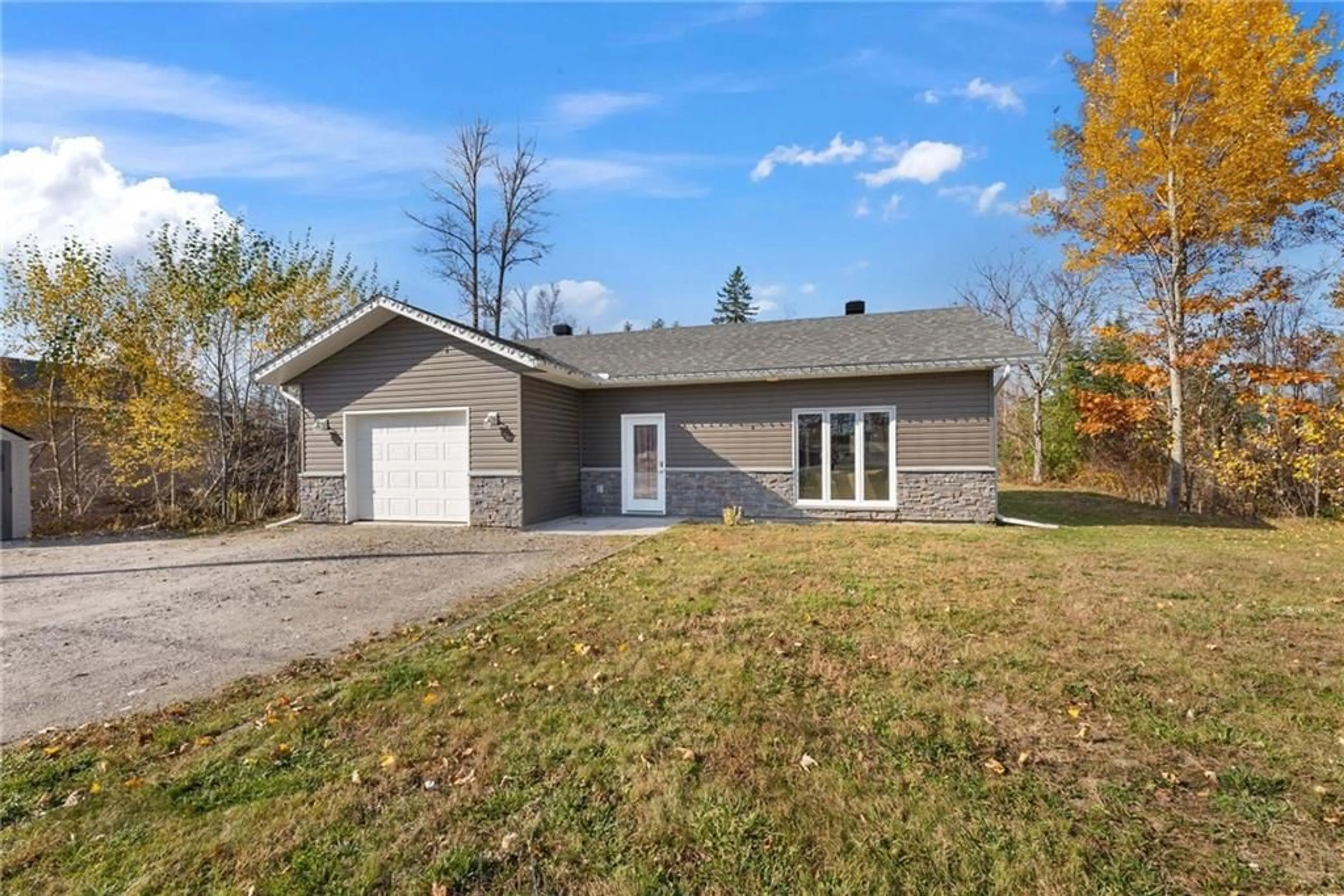 Frontside or backside of a home, cottage for 41 PARTRIDGE Dr, Calabogie Ontario K0J 1H0