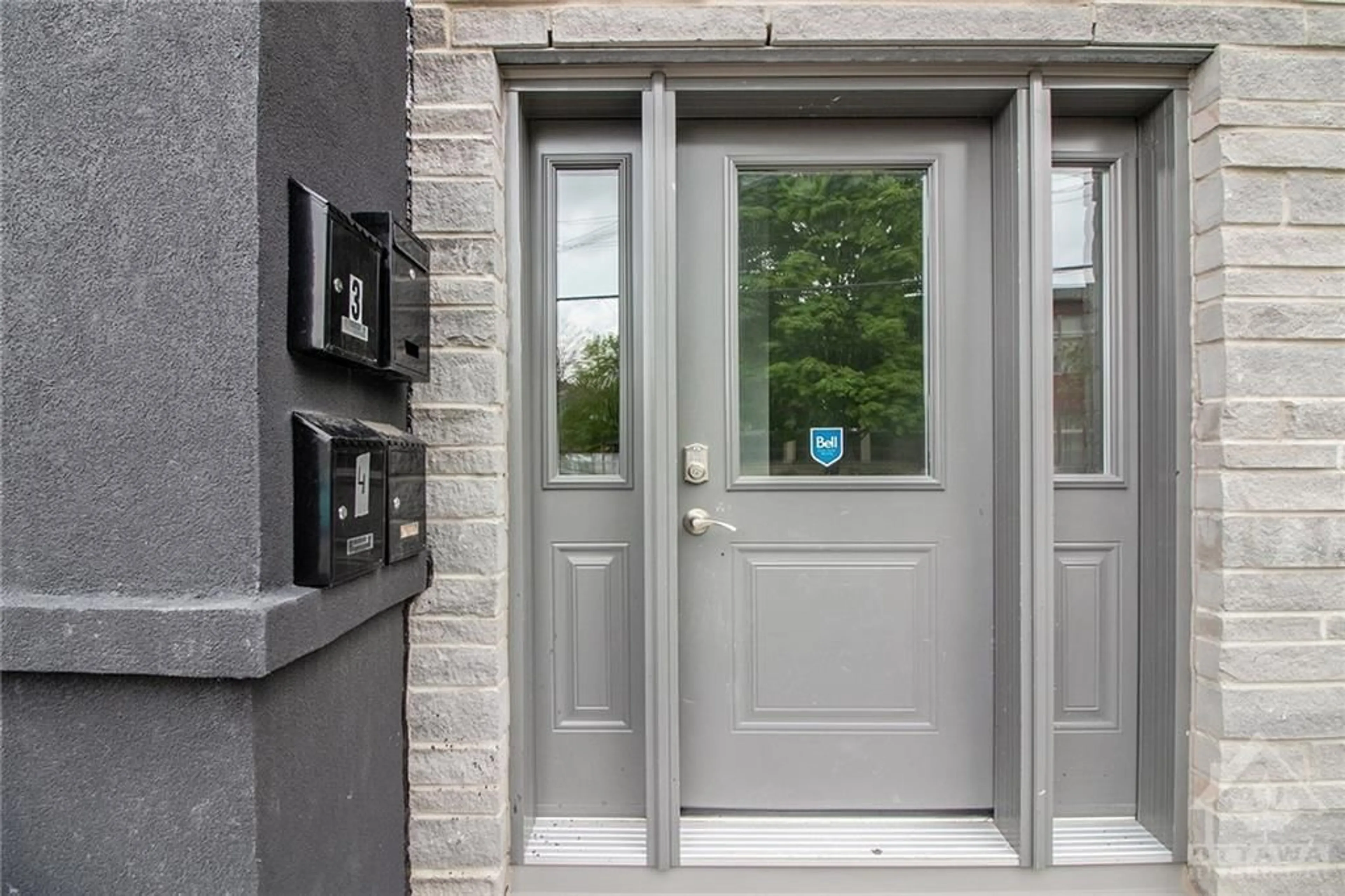 Indoor entryway, wood floors for 274 LEVIS Ave, Ottawa Ontario K1L 6H6