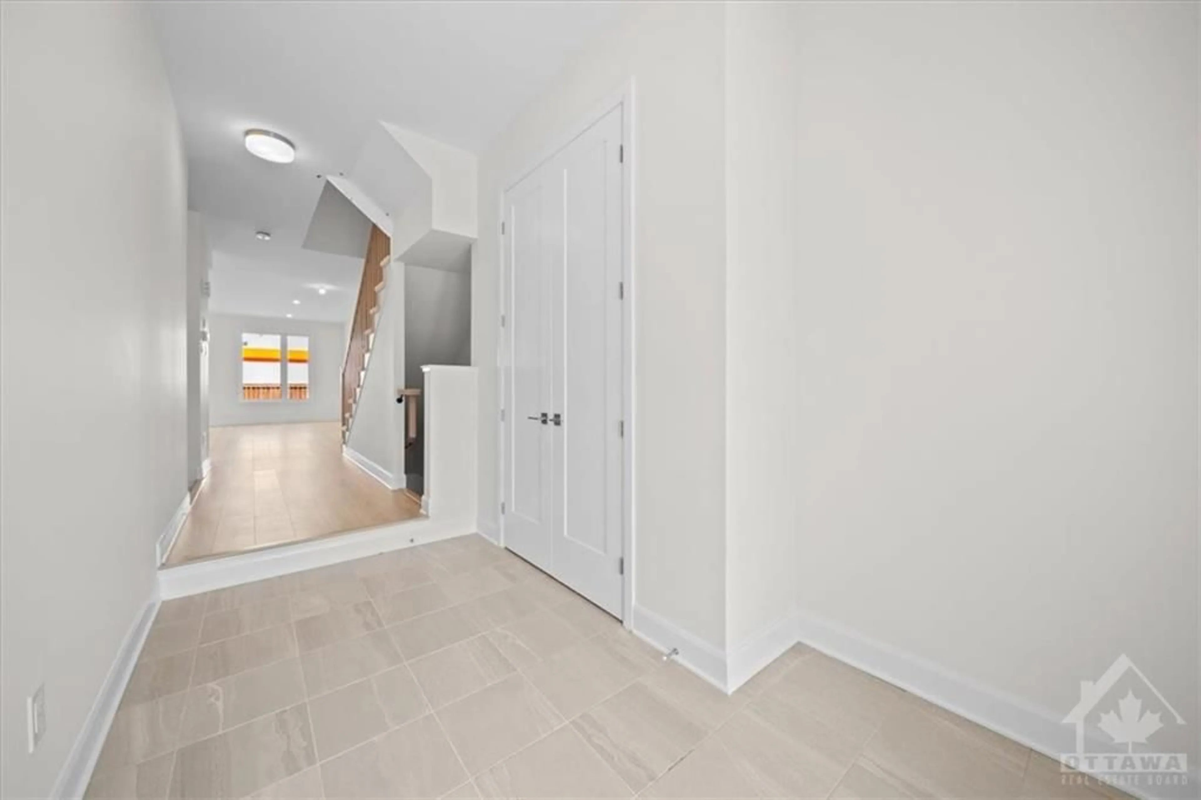 Indoor entryway, wood floors for 131 SUCCESSION Crt, Stittsville Ontario K2S 2Z8