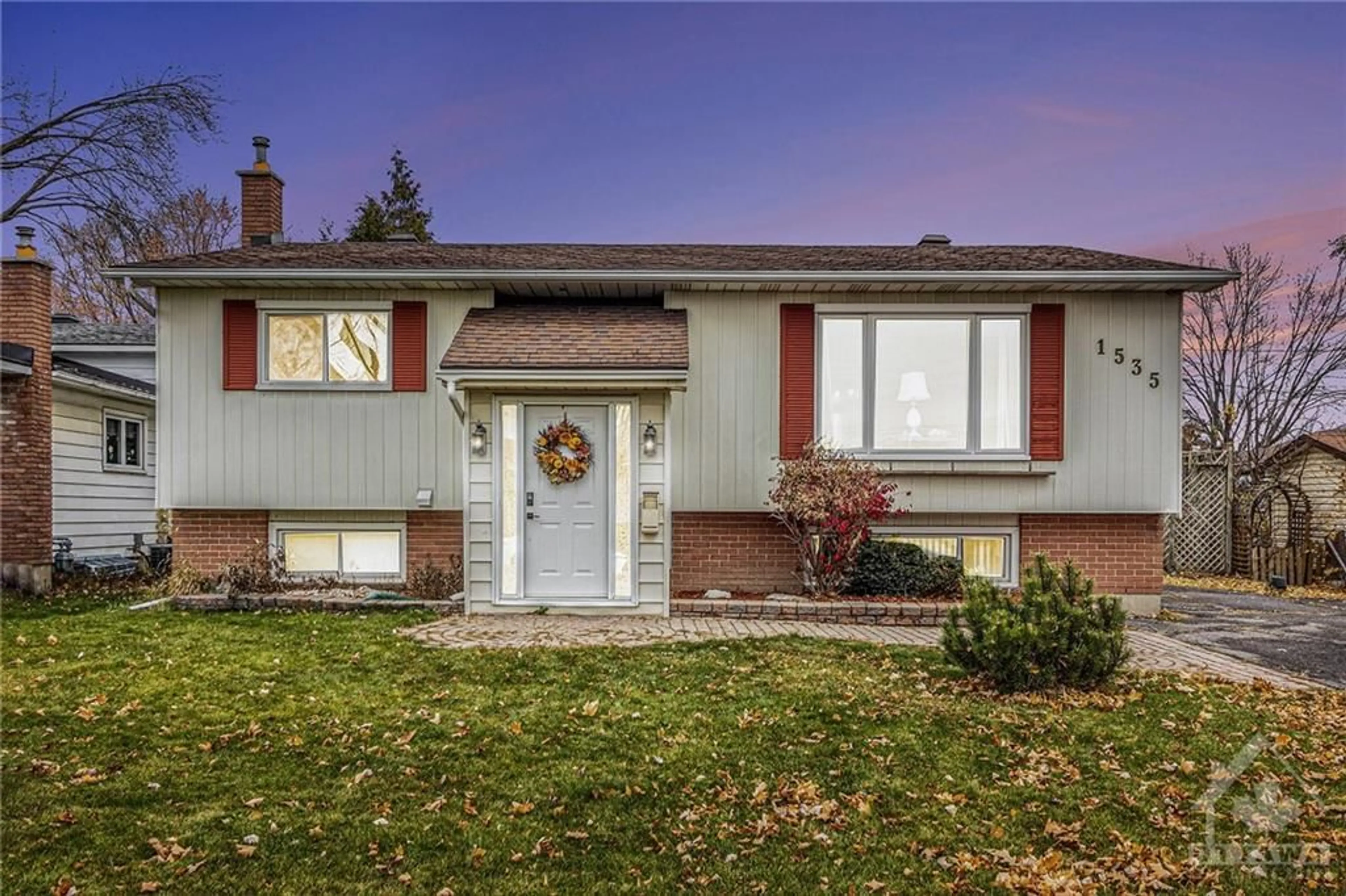 Frontside or backside of a home, cottage for 1535 BEACONFIELD St, Orleans Ontario K1E 1R3