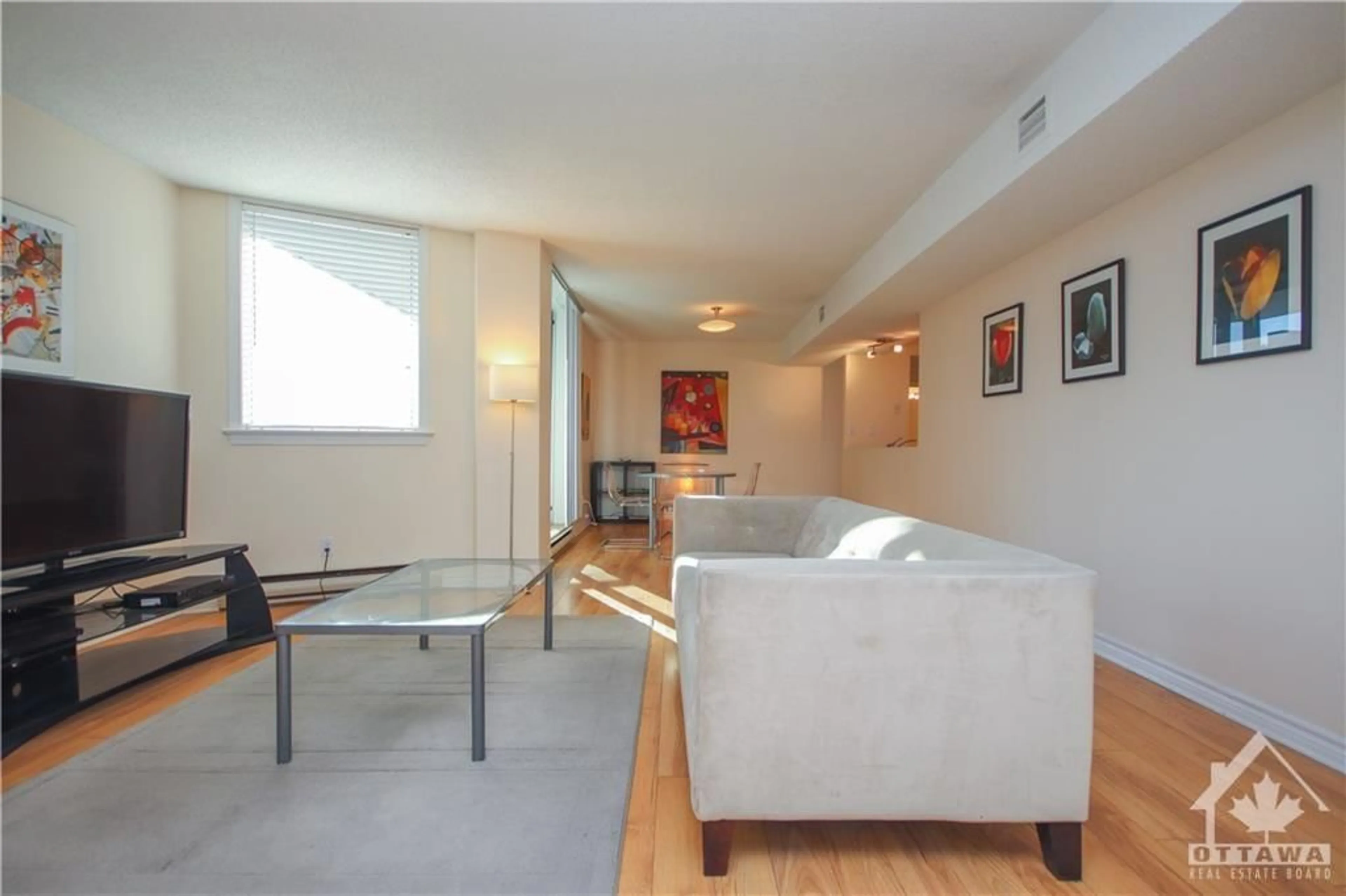 Living room, wood floors for 18 NEPEAN St #701, Ottawa Ontario K2P 2L2