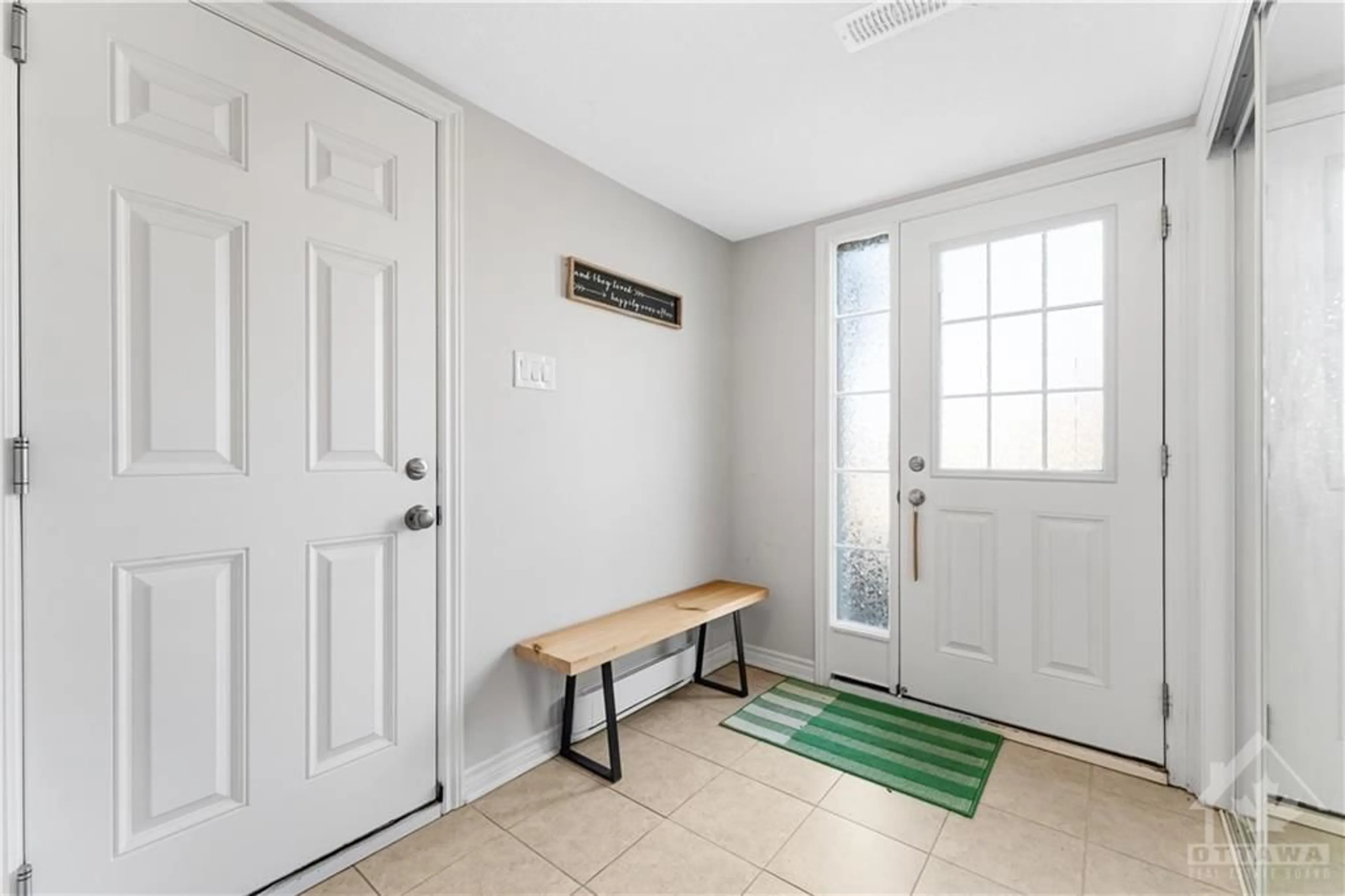 Indoor entryway, wood floors for 74 FEATHERTOP Lane, Stittsville Ontario K2V 0K7