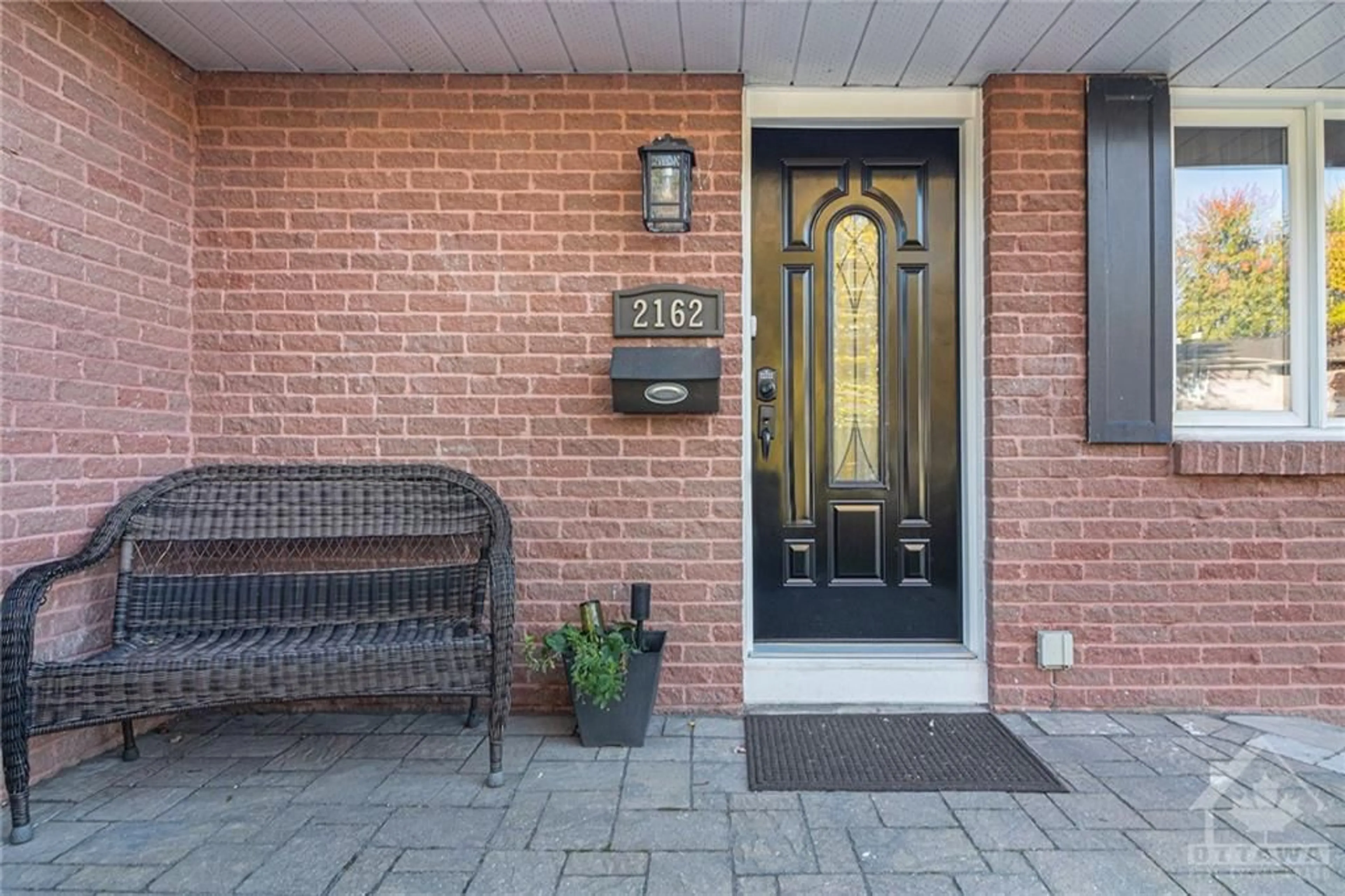 Indoor entryway, wood floors for 2162 FILLMORE Cres, Ottawa Ontario K1J 6A4